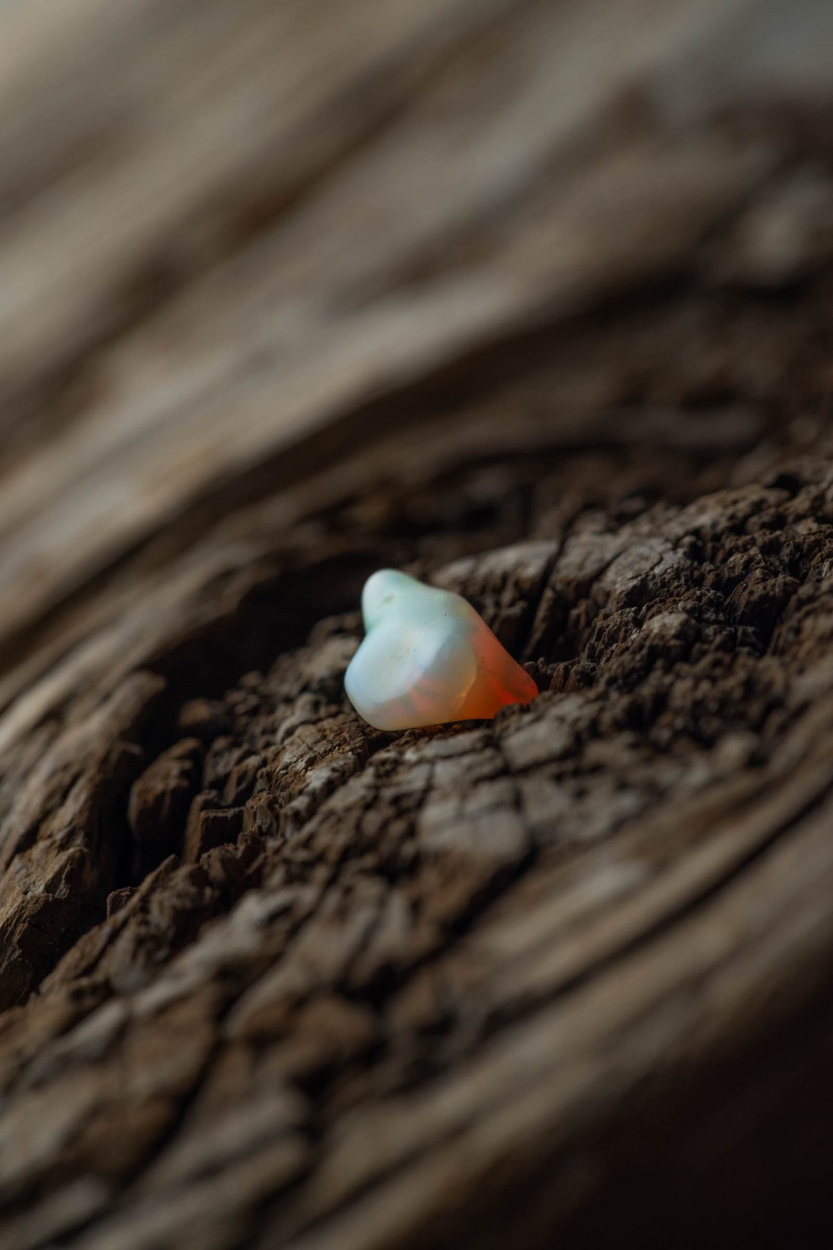 18K opal rough stone earring (single)