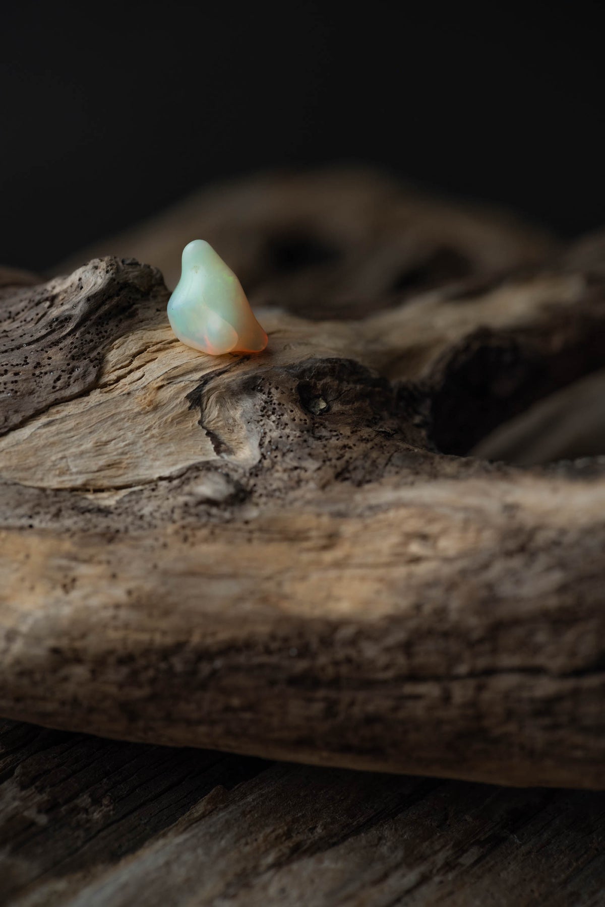 18K opal rough stone earring (single)