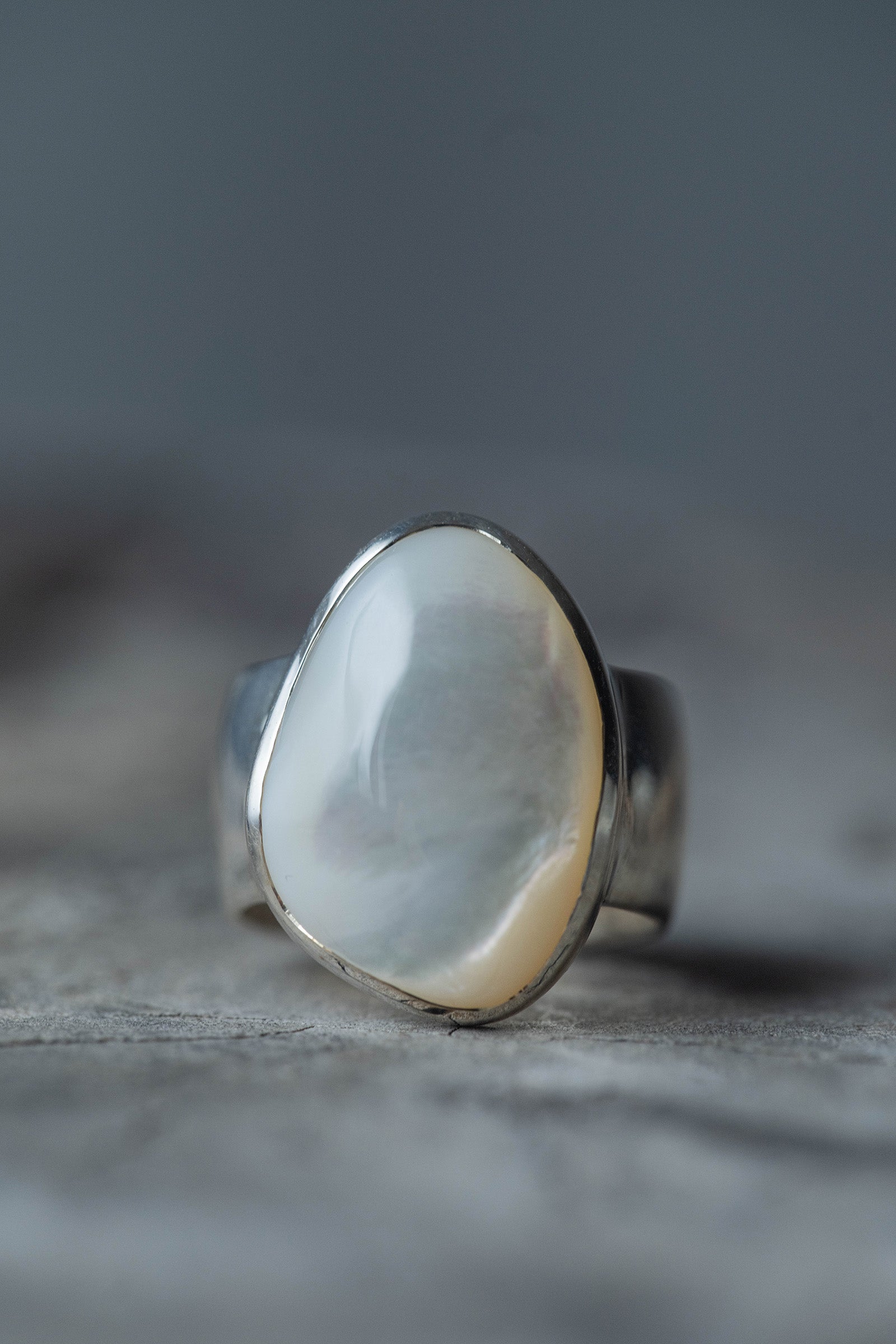 silver ring 10mm flat band pearl