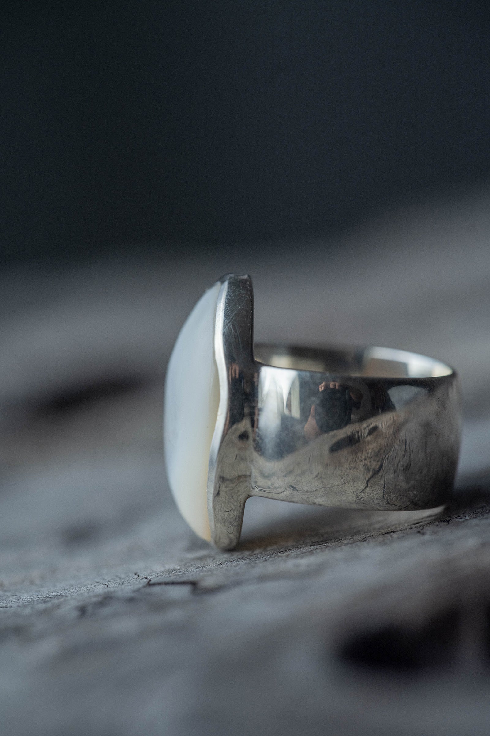silver ring 10mm flat band pearl