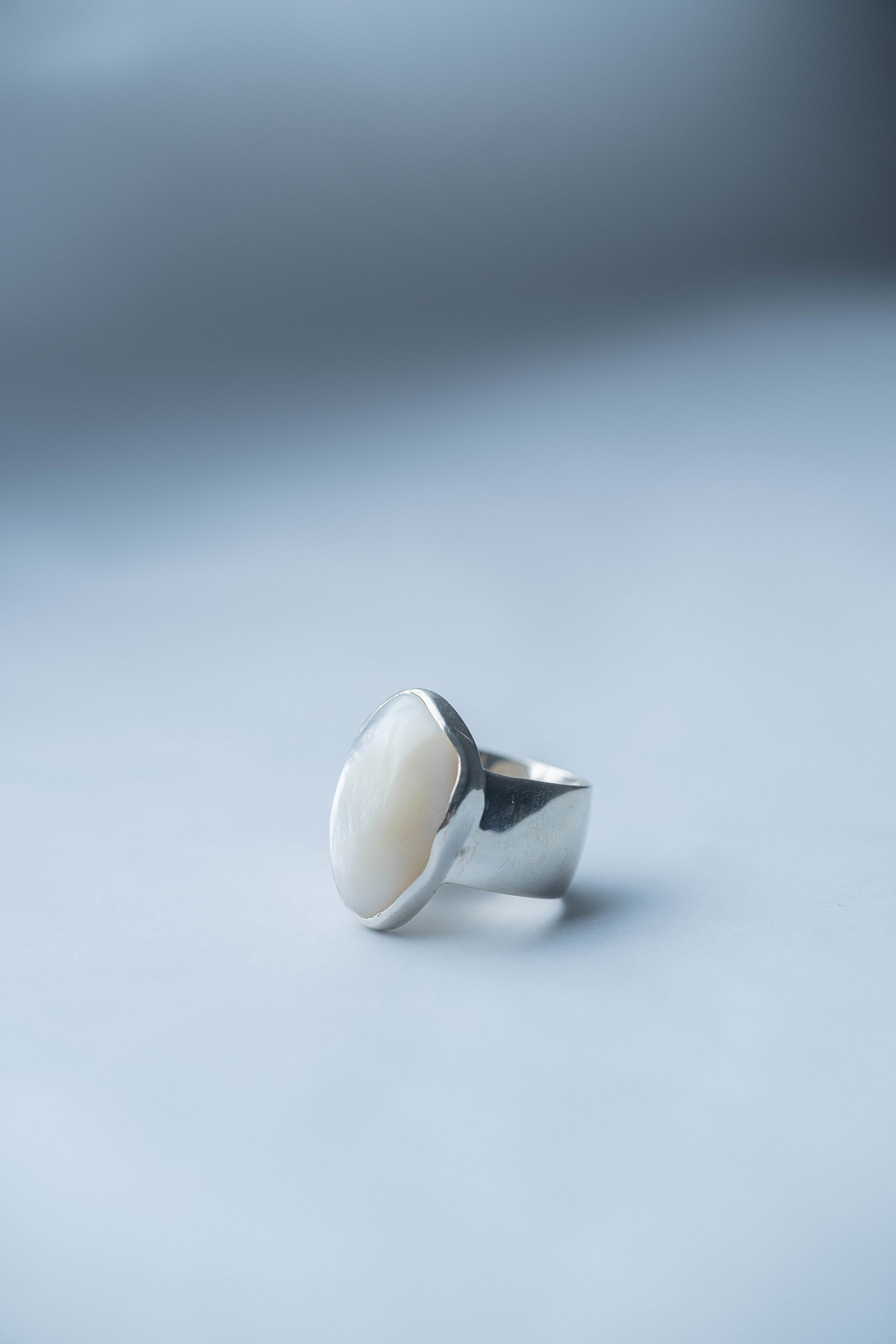 silver ring 10mm flat band pearl