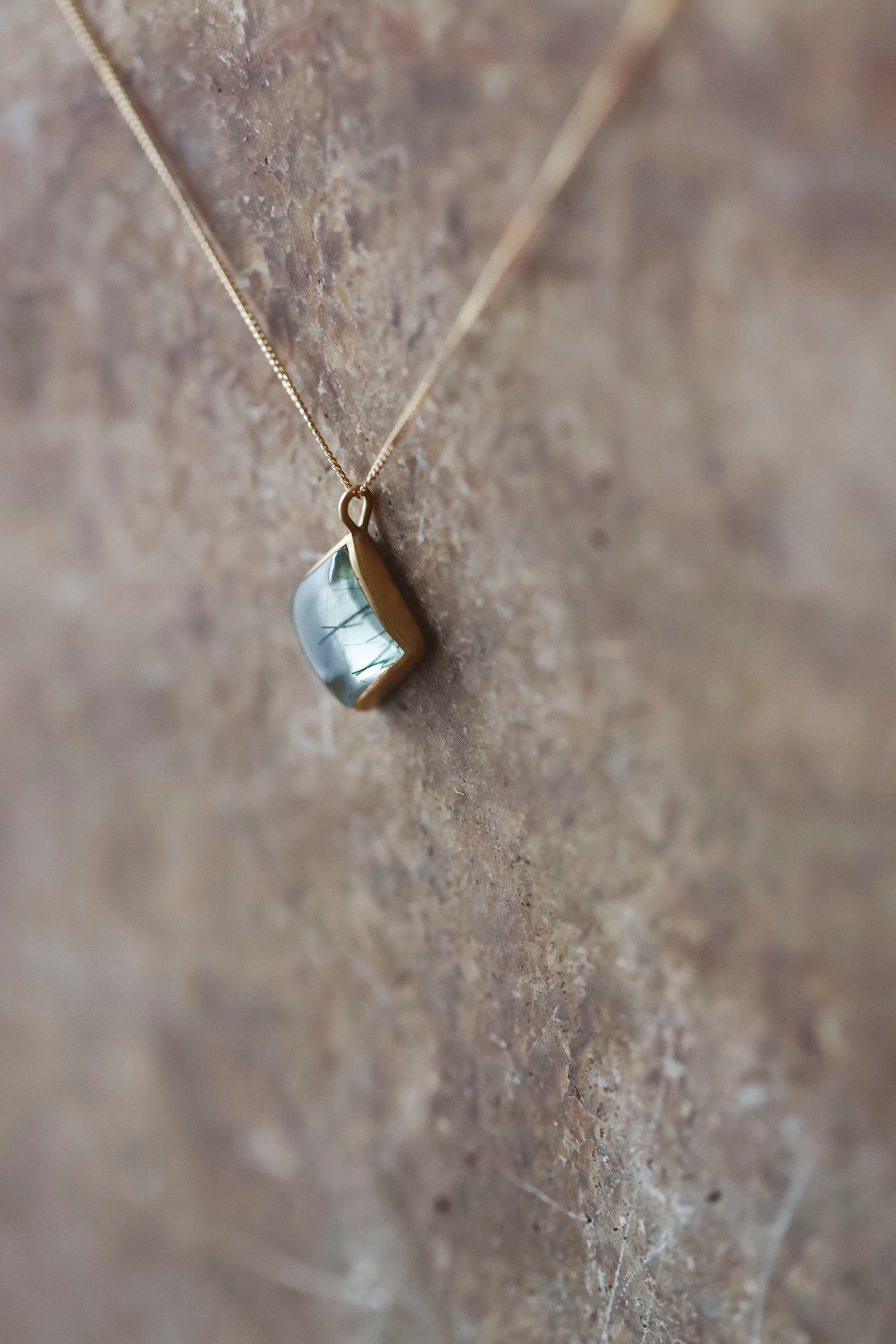 18K necklace ( 18K prehnite )