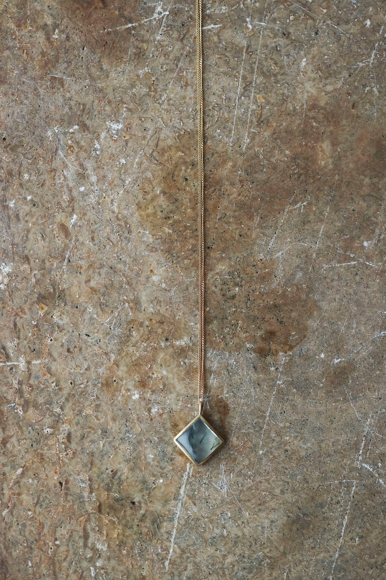 18K necklace ( 18K prehnite )