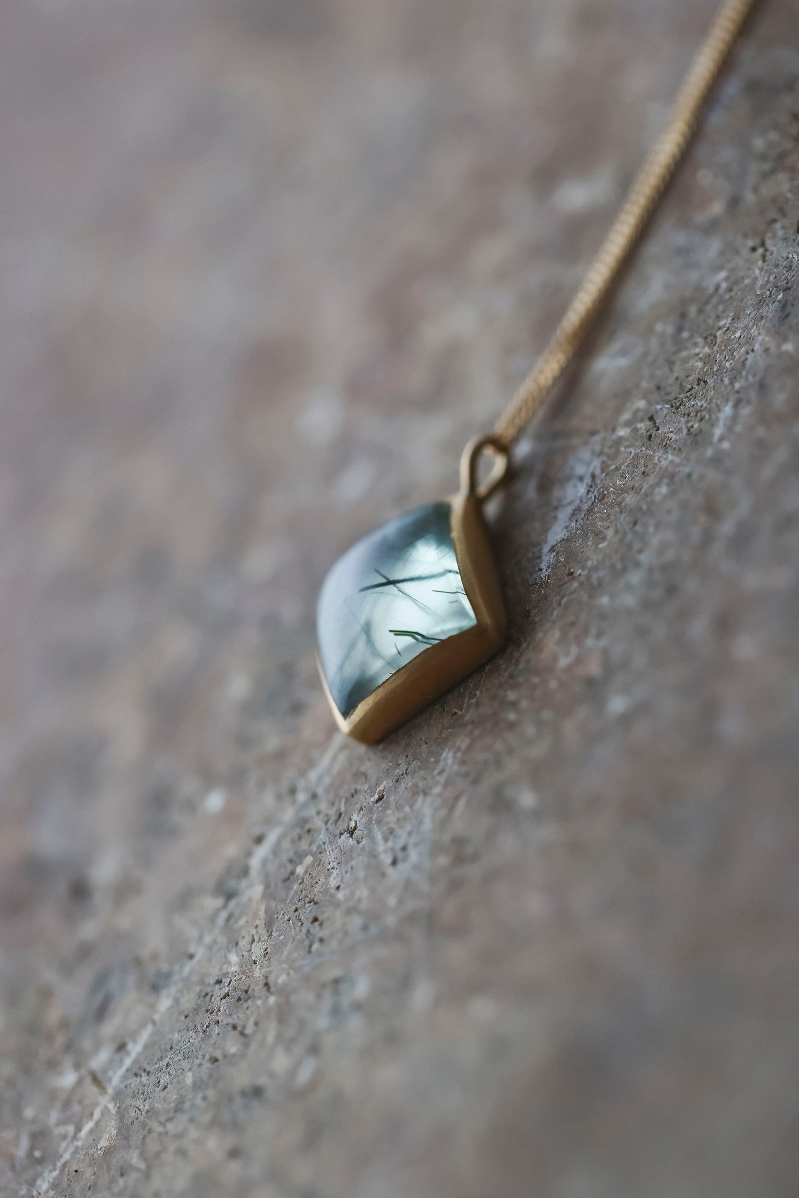 18K necklace ( 18K prehnite )