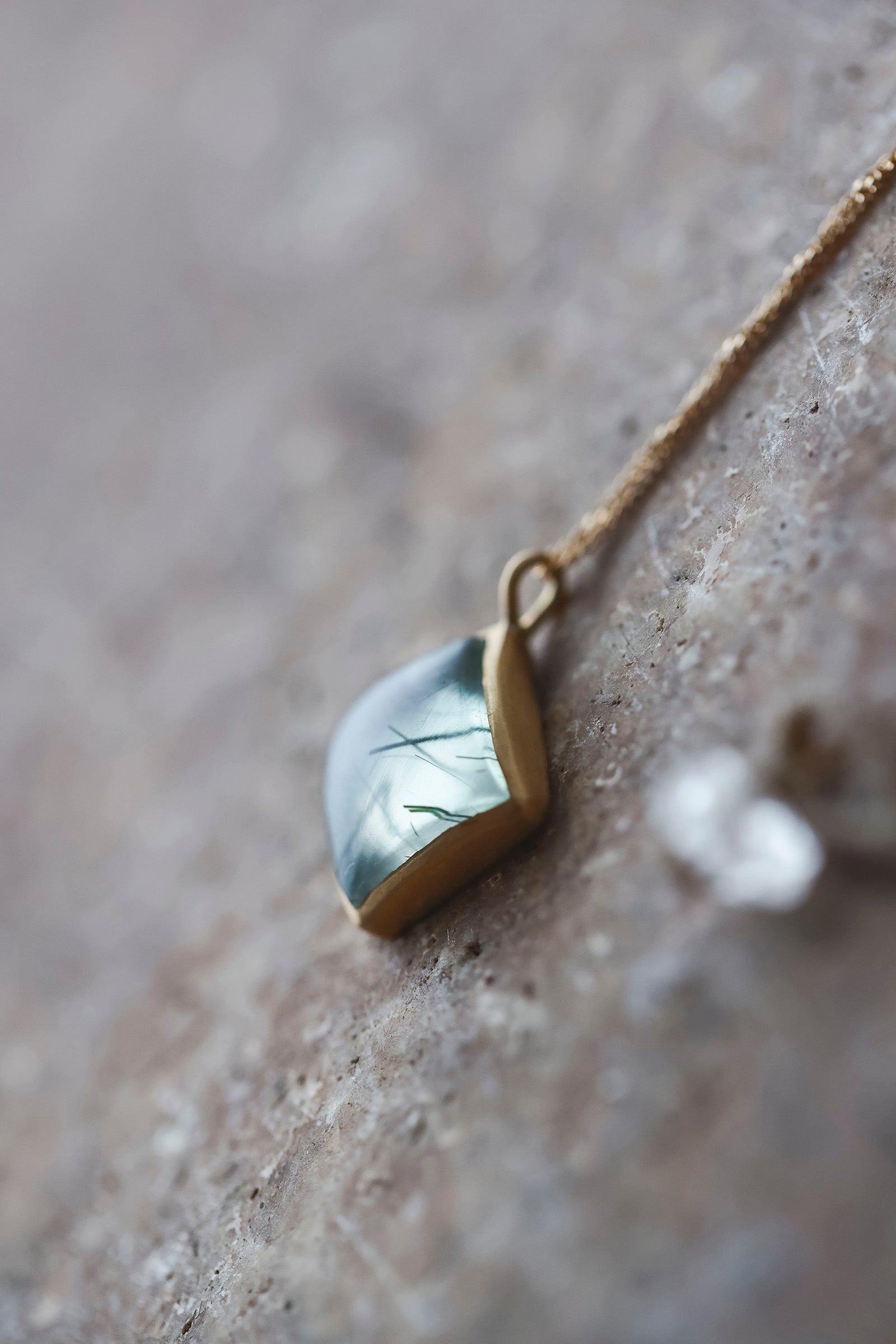 18K necklace ( 18K prehnite )