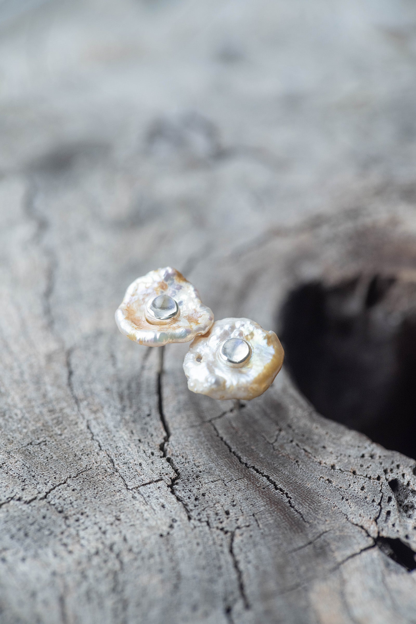 silver earrings pair moonstone + pearl