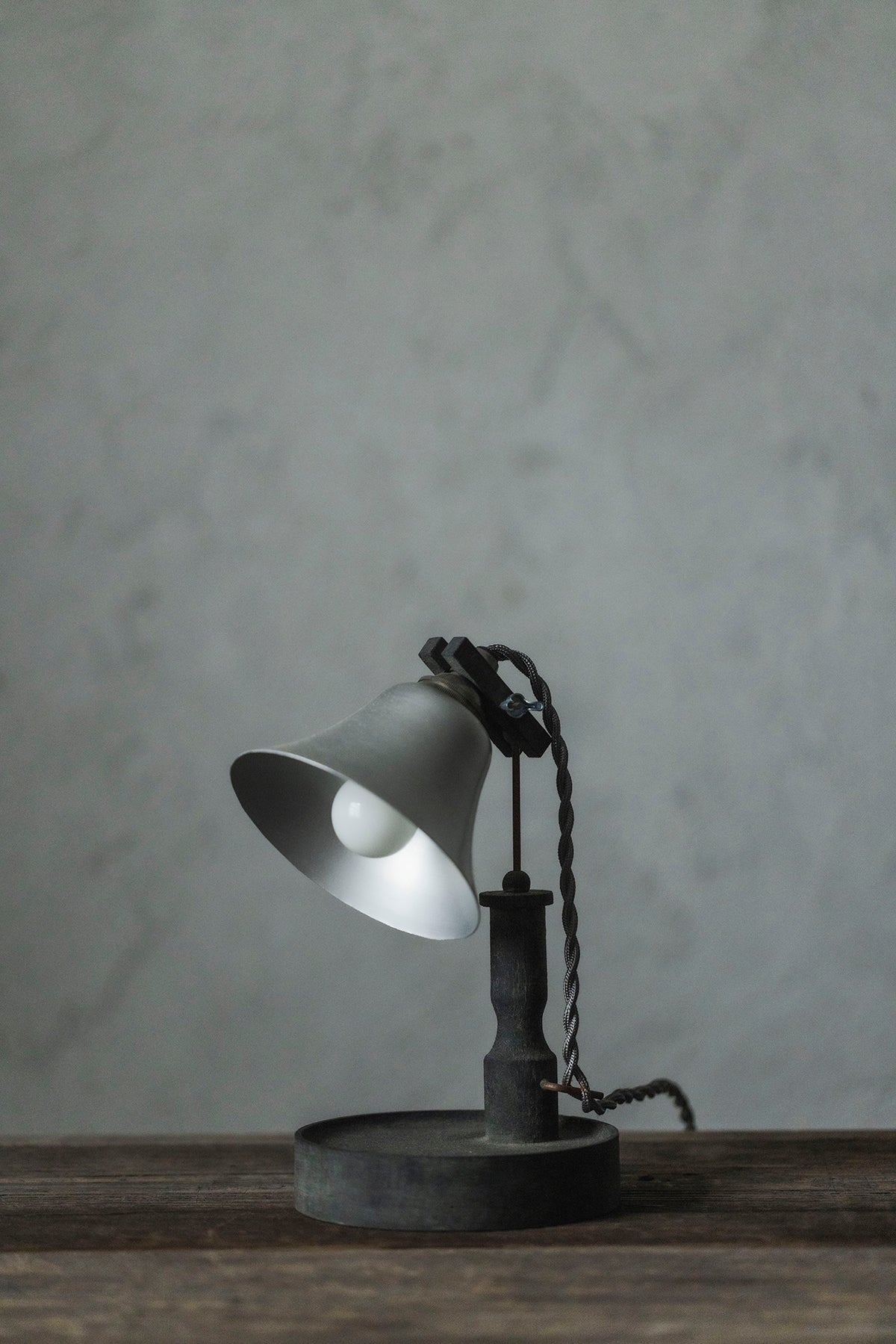 chikuni Letter Lamp (Black) 03
