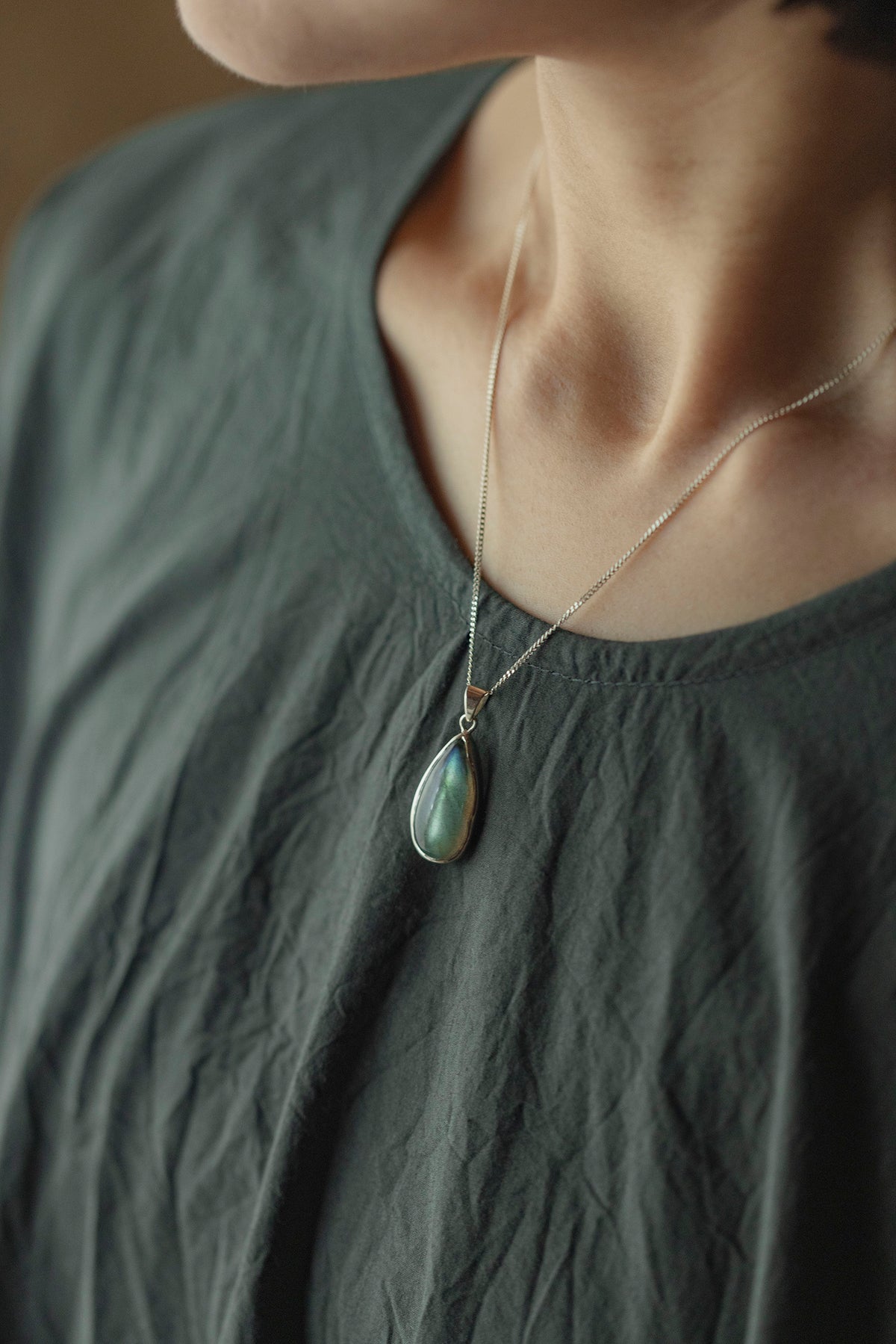 silver necklace ( labradorite )
