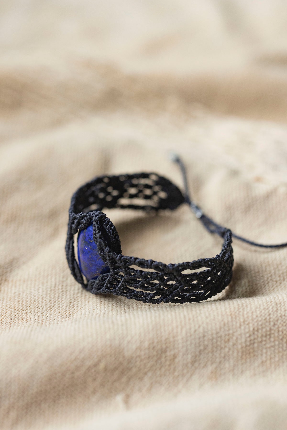 macrame bracelet ( Lapis Lazuli )