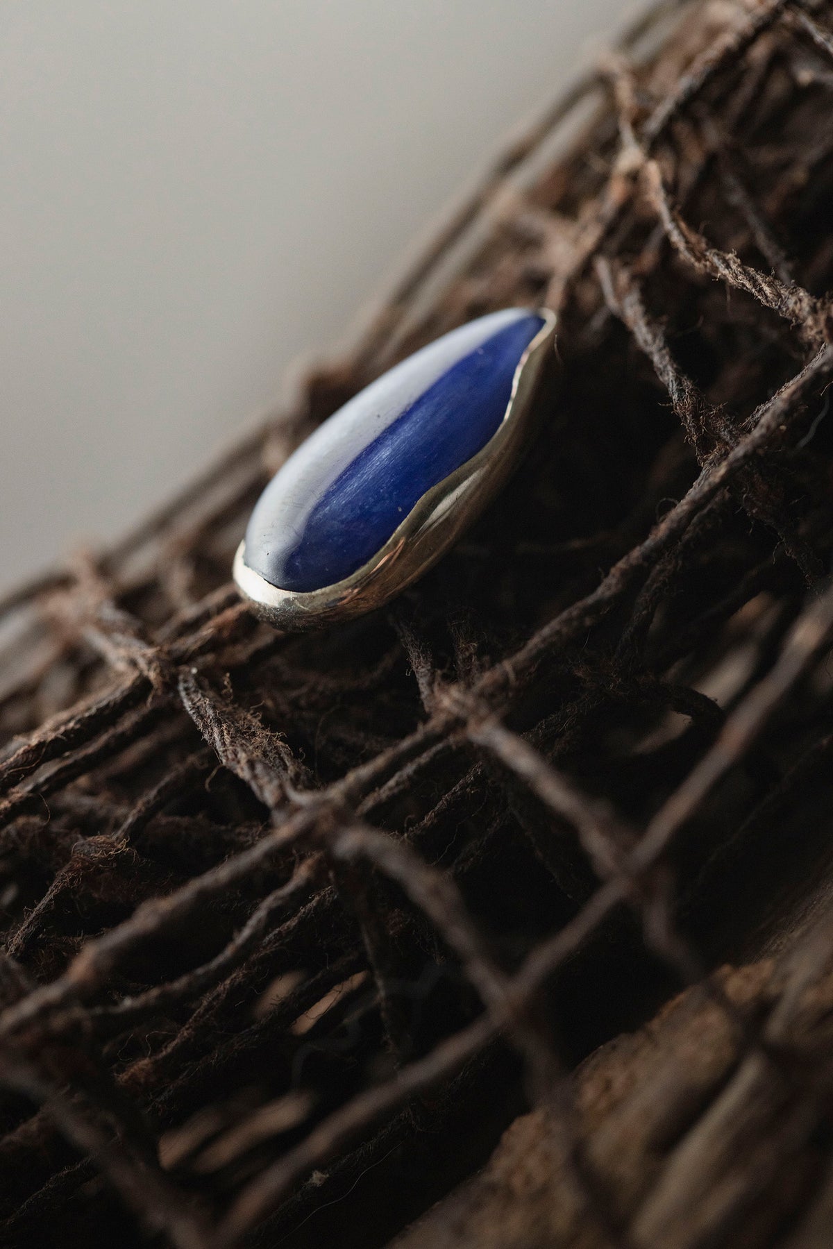 silver stud earrings single ( kyanite )