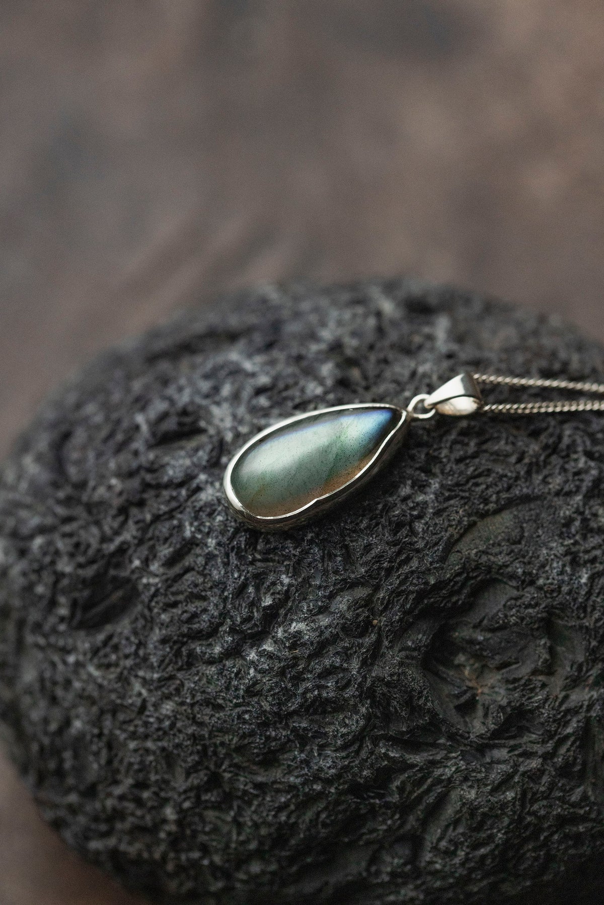 silver necklace ( labradorite )