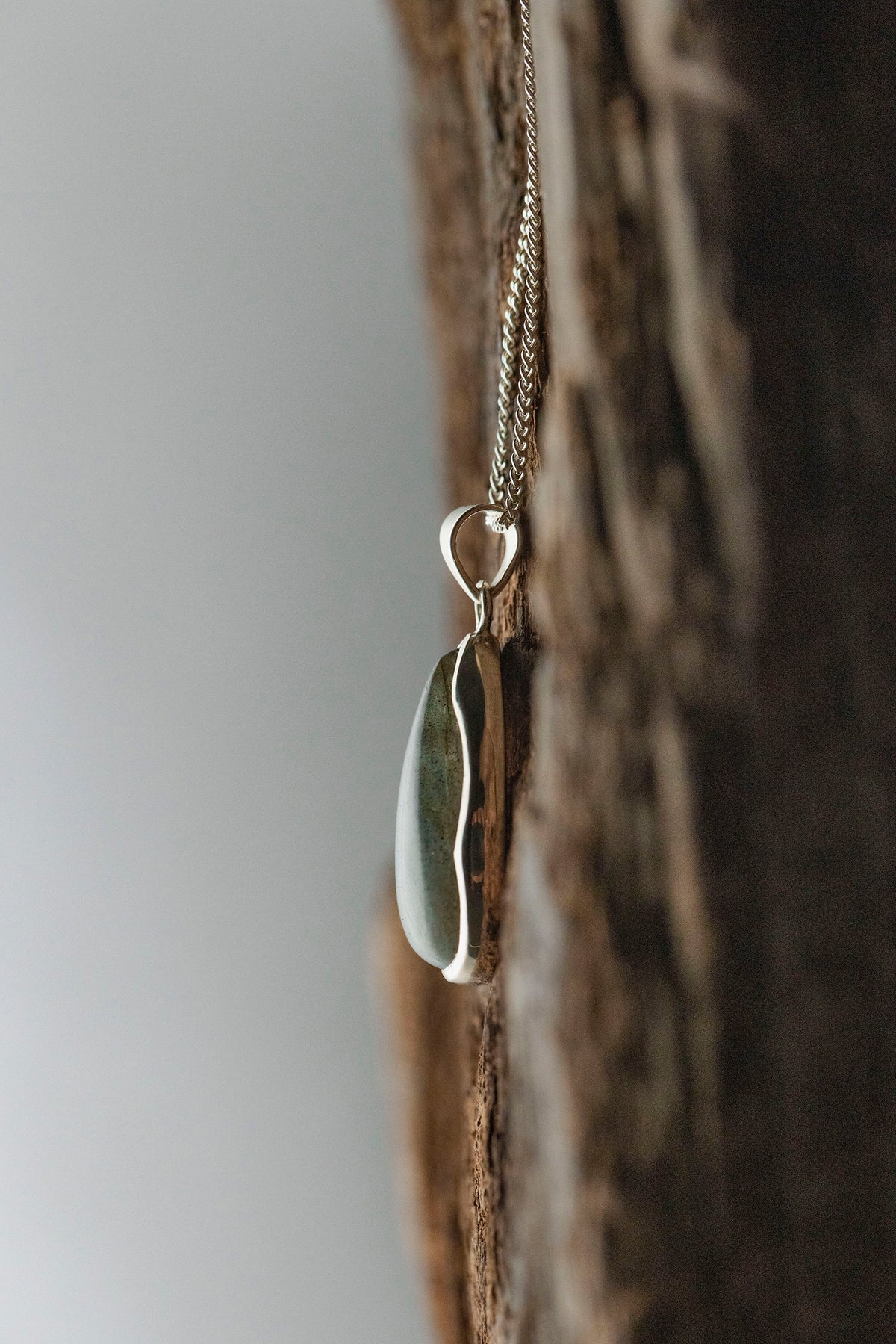 silver necklace ( labradorite )