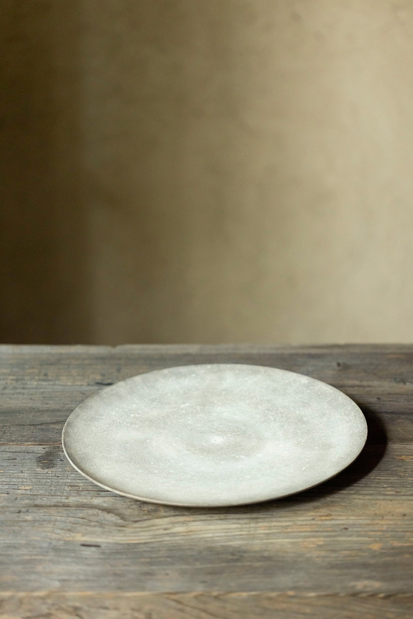 督田昌巳 平皿 556