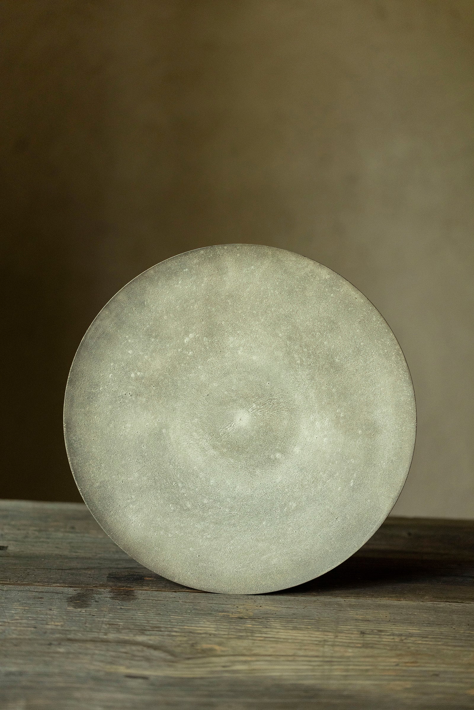 督田昌巳 平皿 556