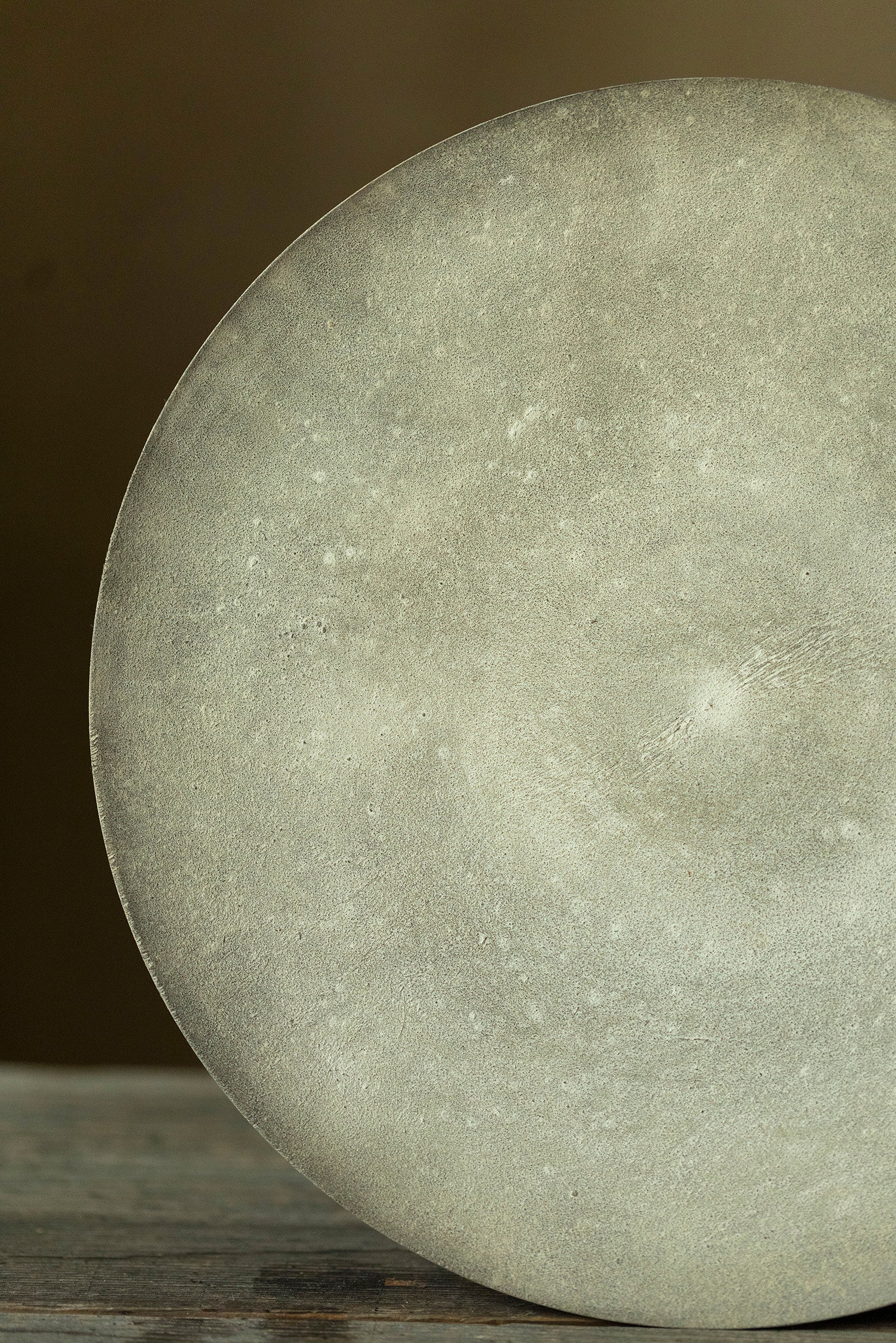 督田昌巳 平皿 556