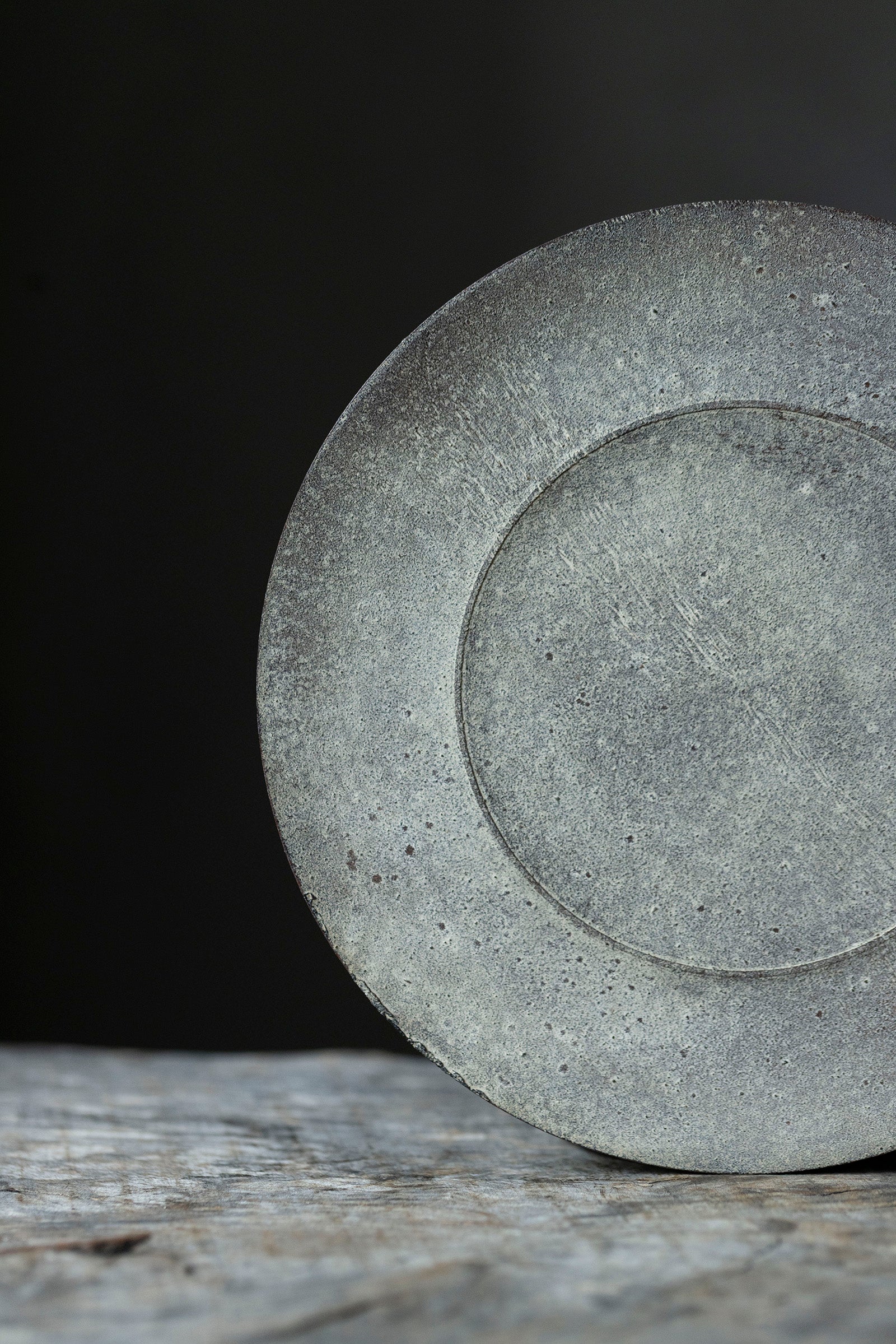 督田昌巳 リム平皿 497