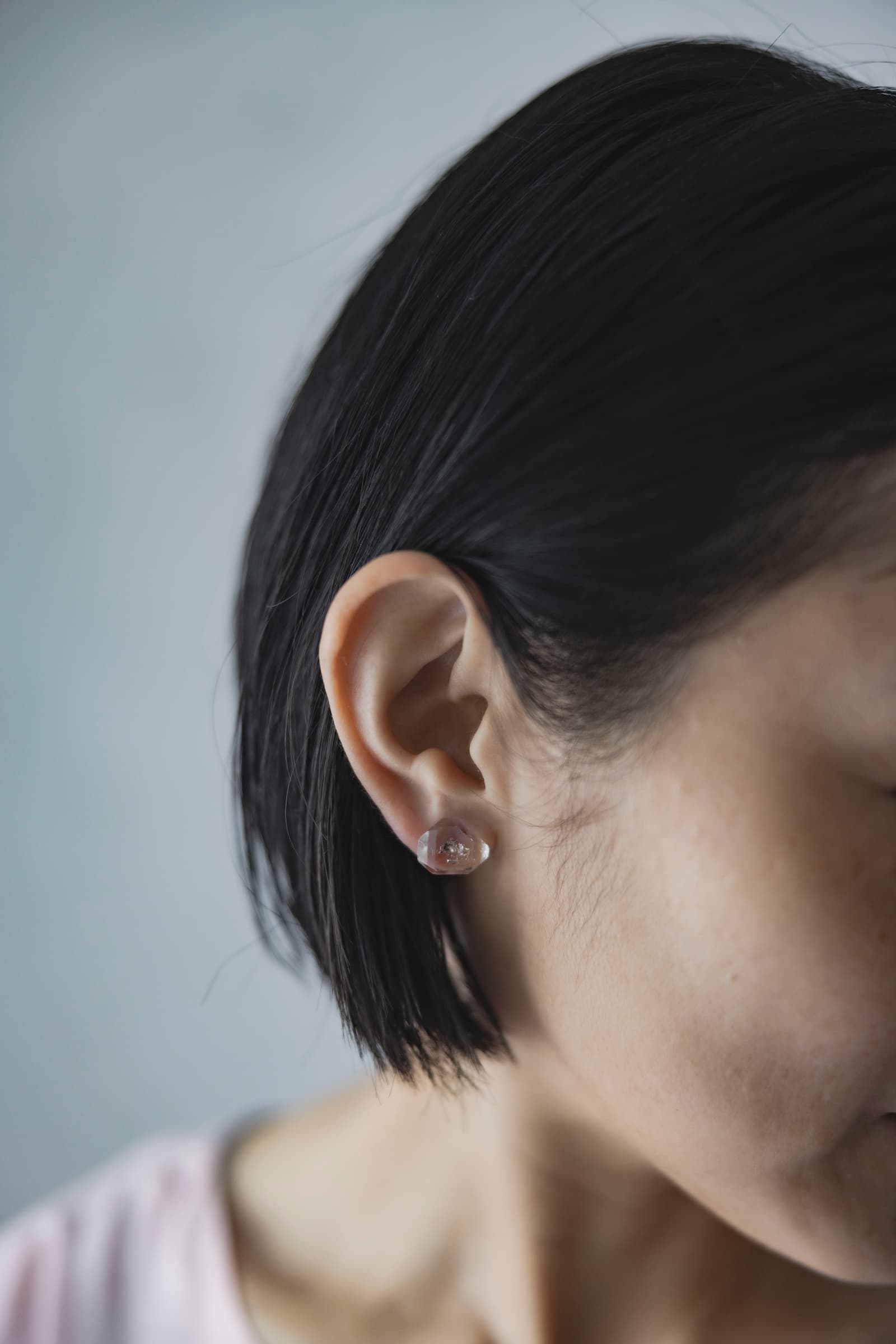 18K quartz rough stone earring (single)