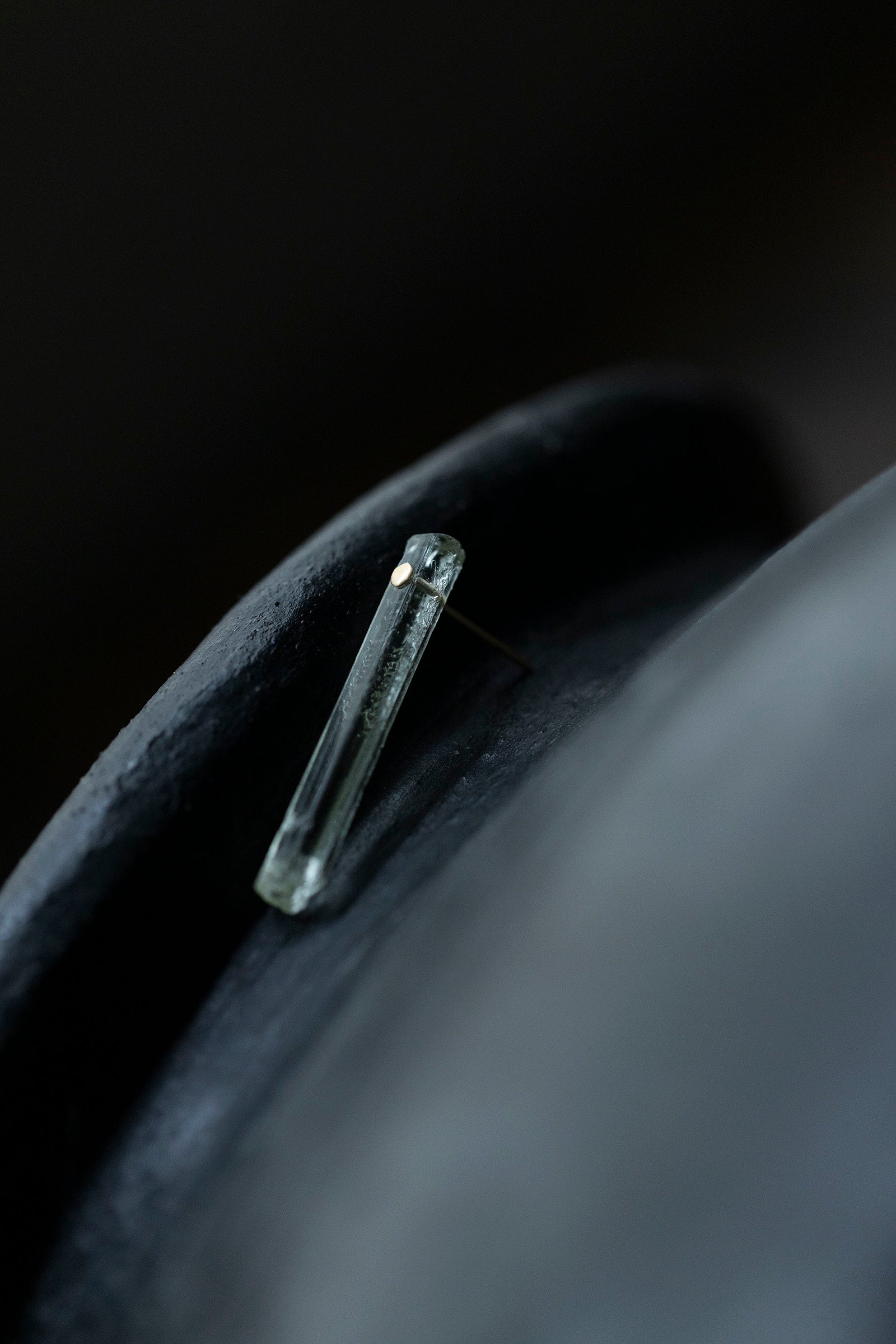 18K aquamarine rough stone earring (single)