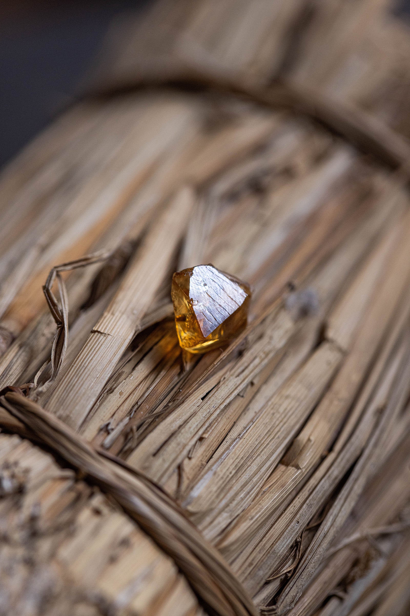 18K citrine rough stone earring (single)