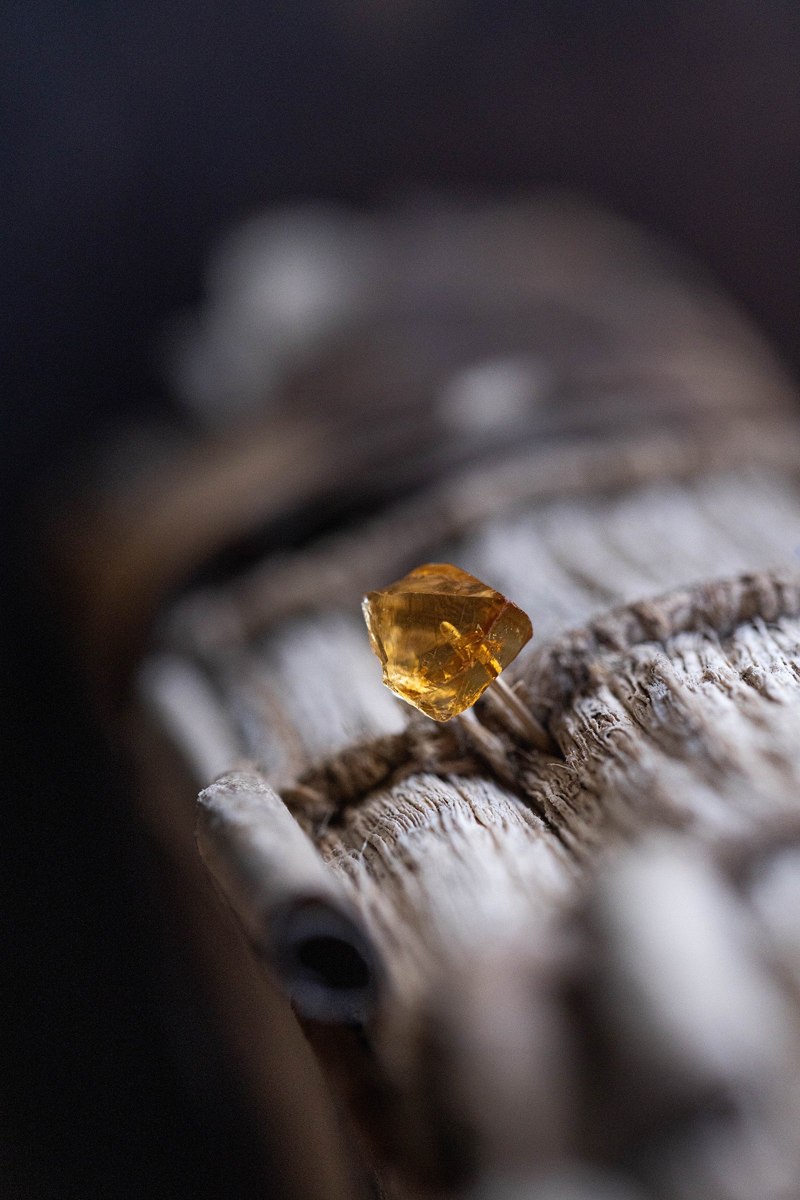 18K citrine rough stone earring (single)