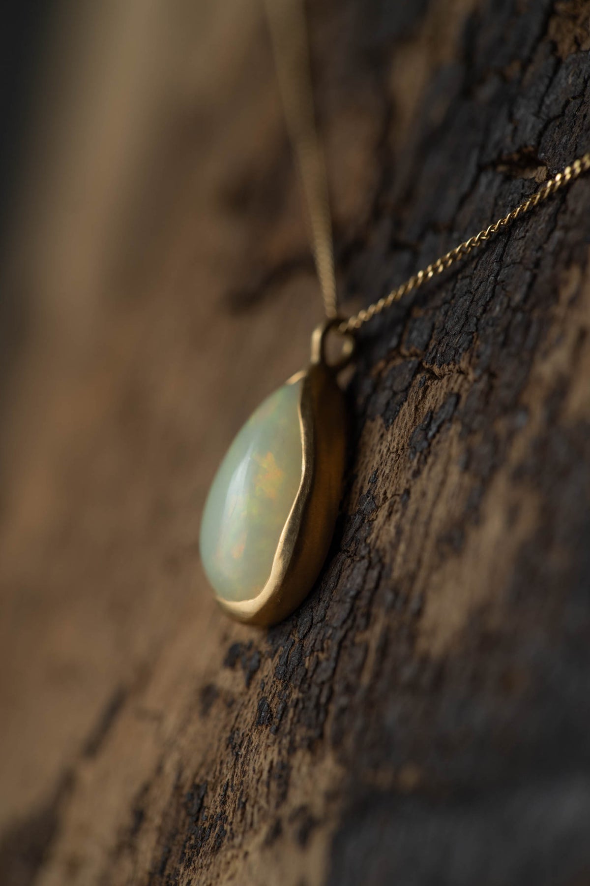 18K necklace ( 18K opal )