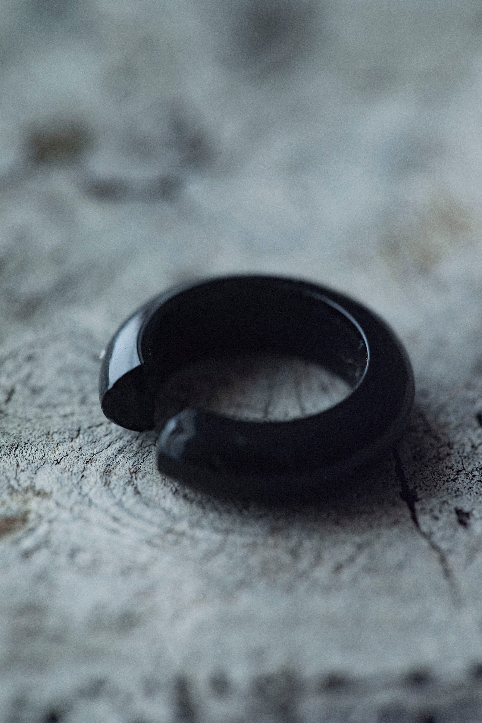 obsidian ear cuff (single)