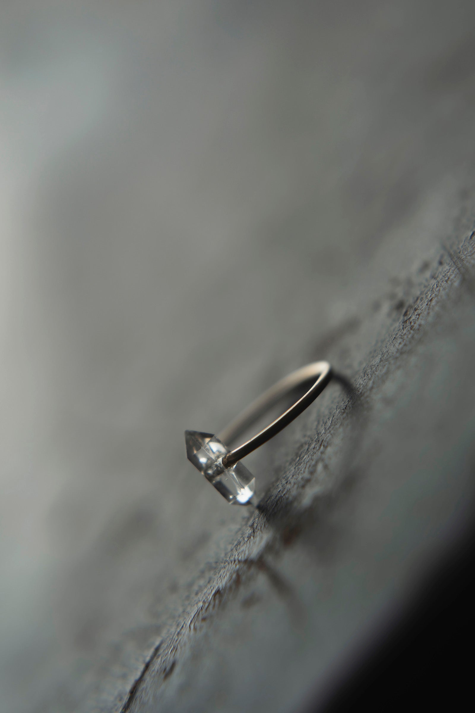 18K 1mm herkimer quartz rough stone ring