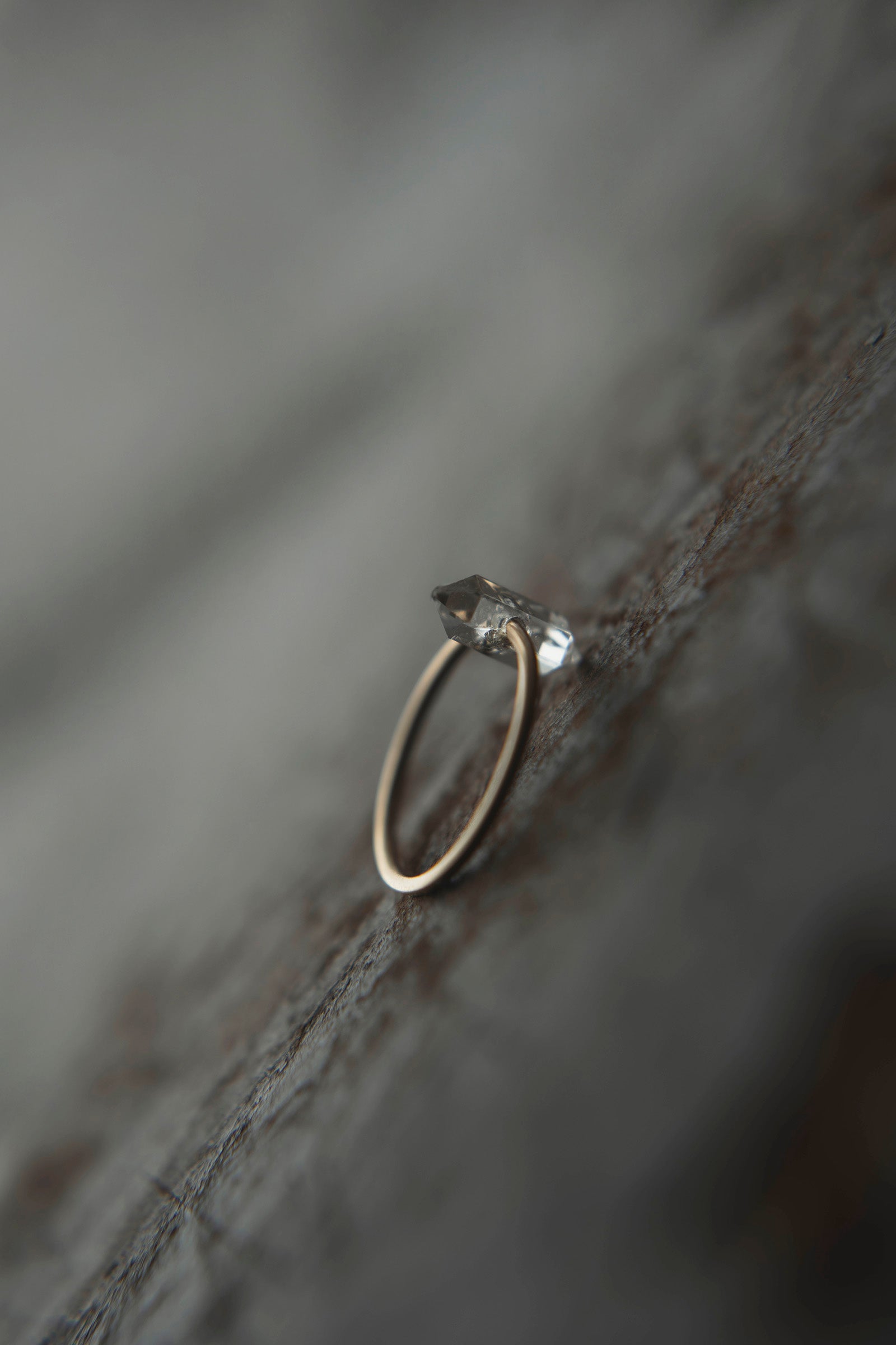 18K 1mm herkimer quartz rough stone ring