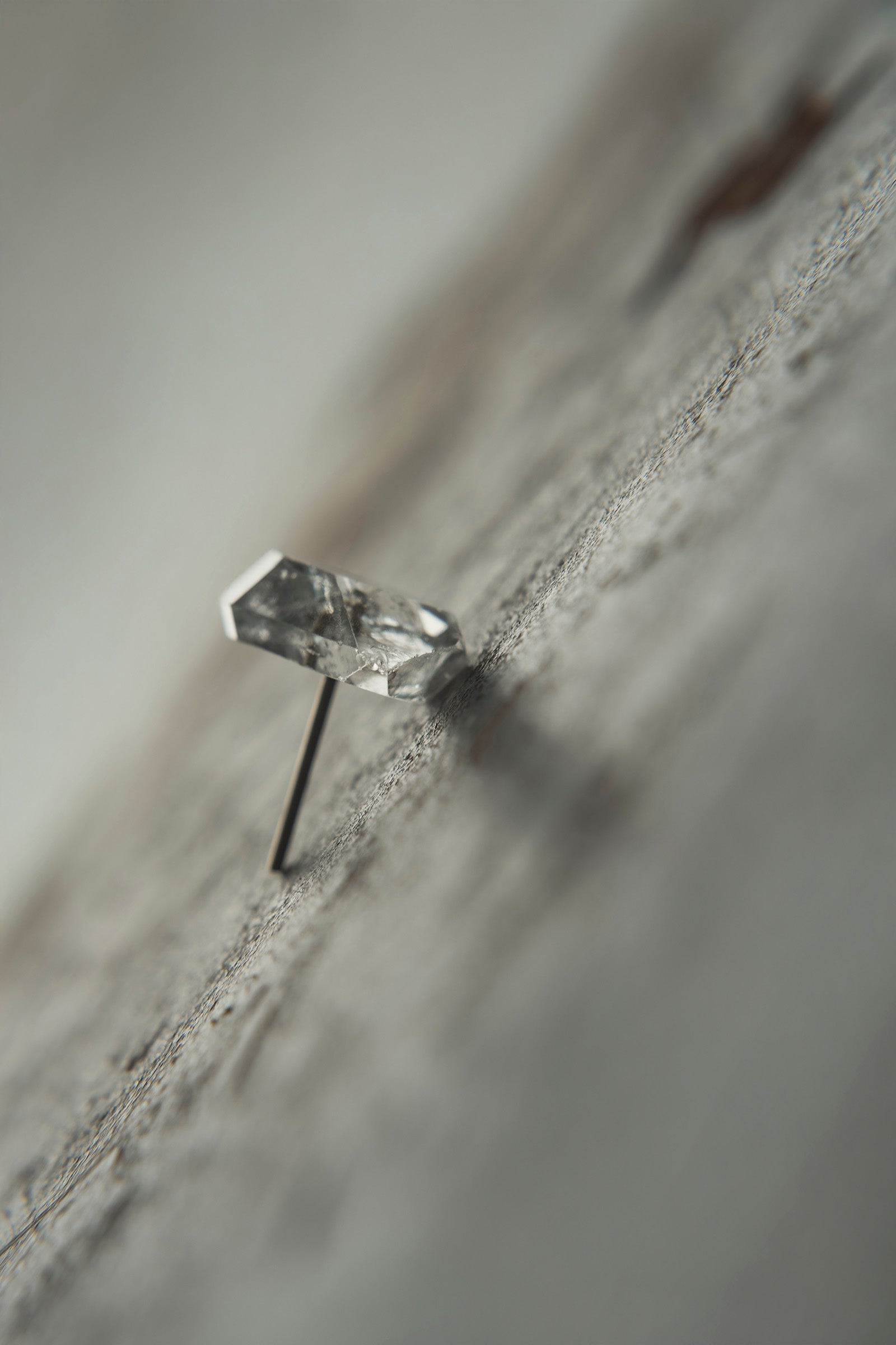 18K herkimer quartz rough stone earrings (single)