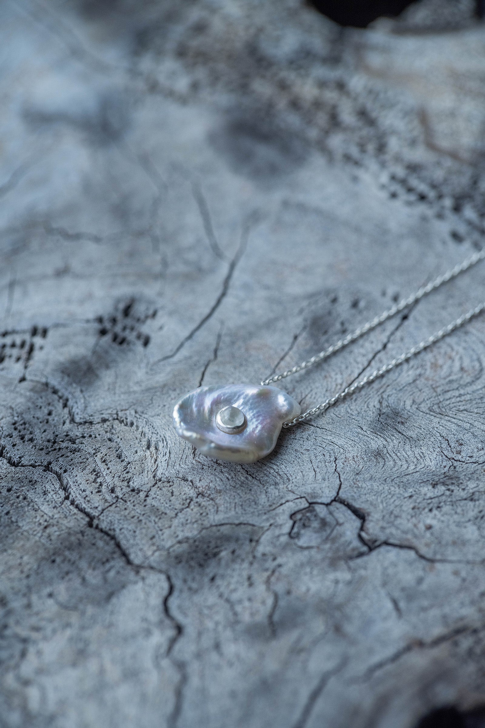 silver necklace moonstone + pearl