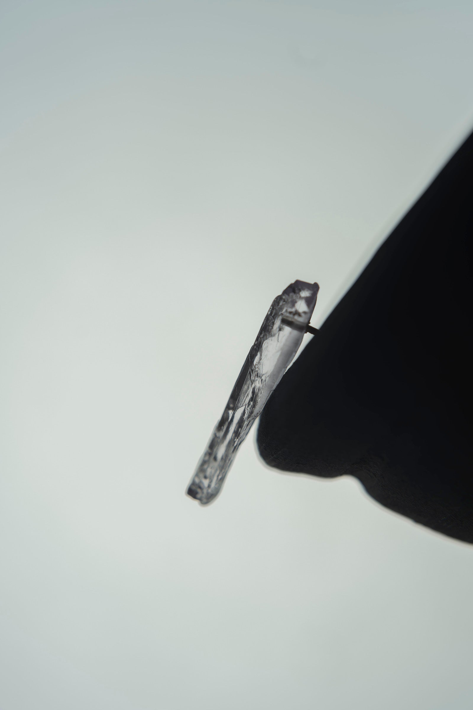 18K Kunzite rough stone earring (single)