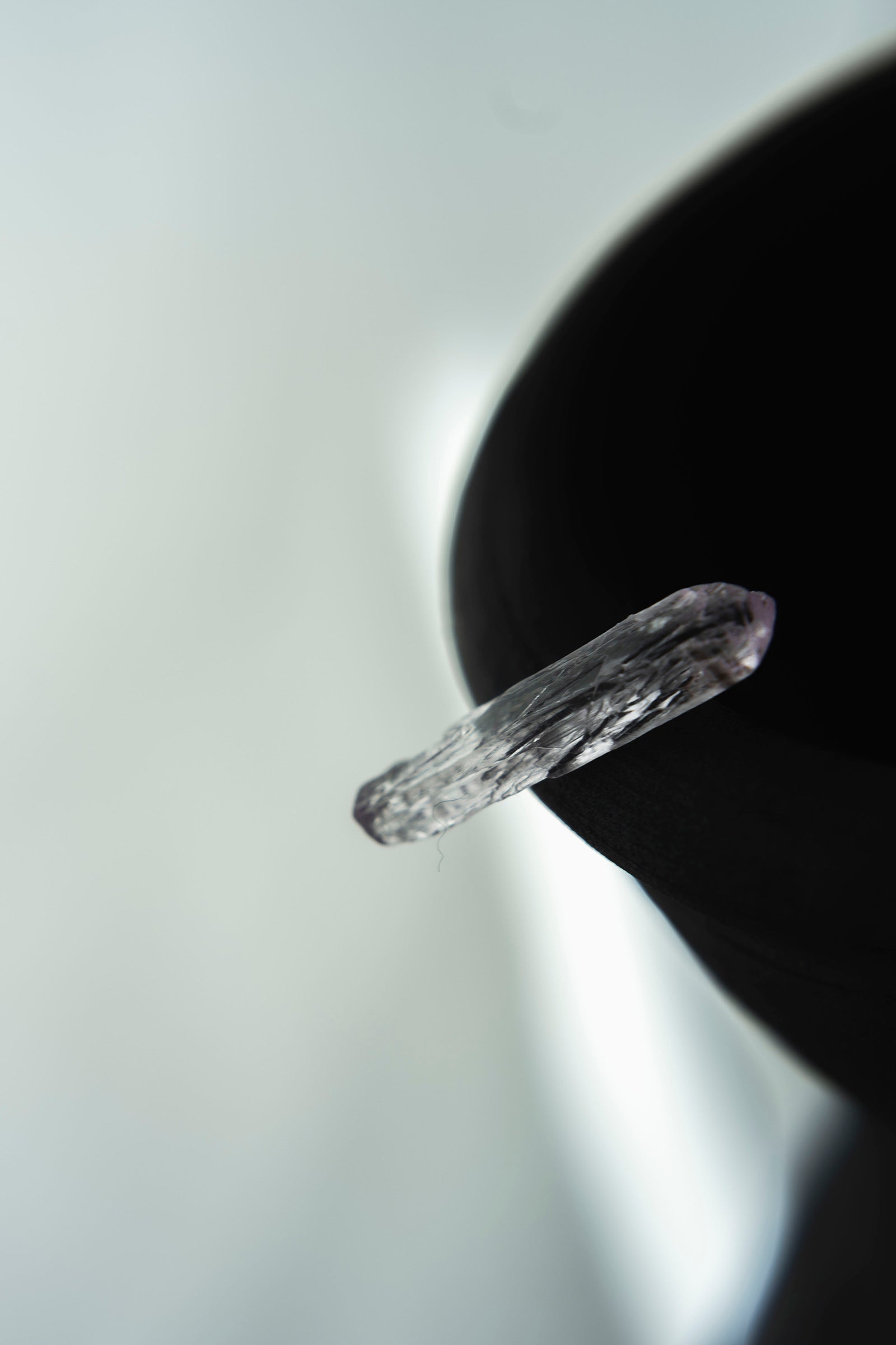 18K Kunzite rough stone earring (single)