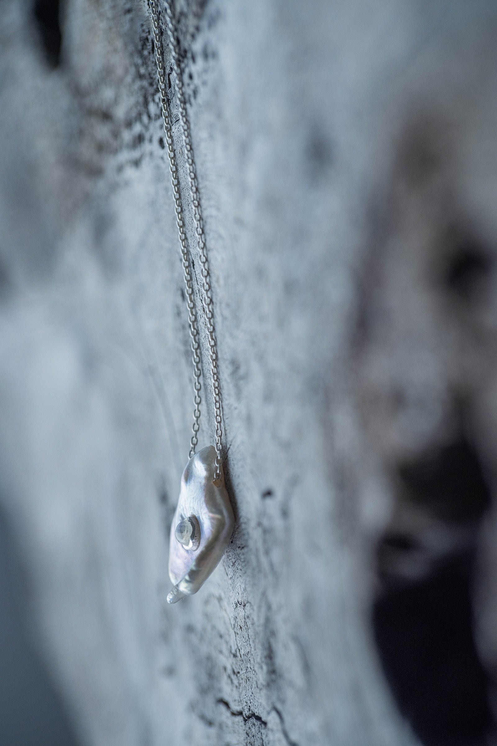 silver necklace moonstone + pearl