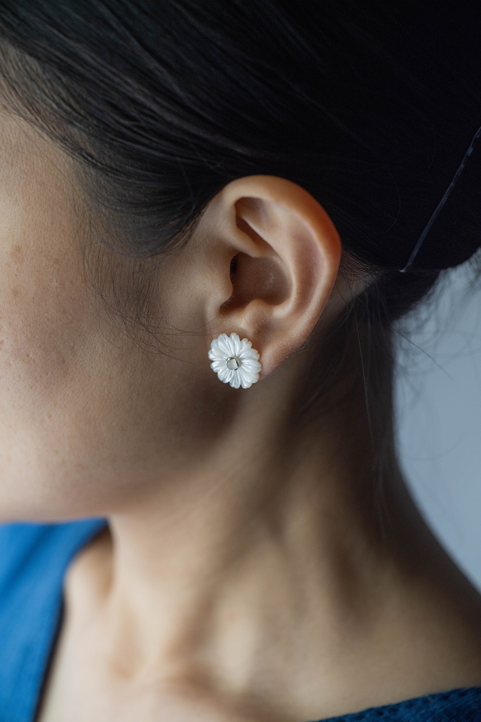 silver earrings pair moonstone + daisy flower pearl big