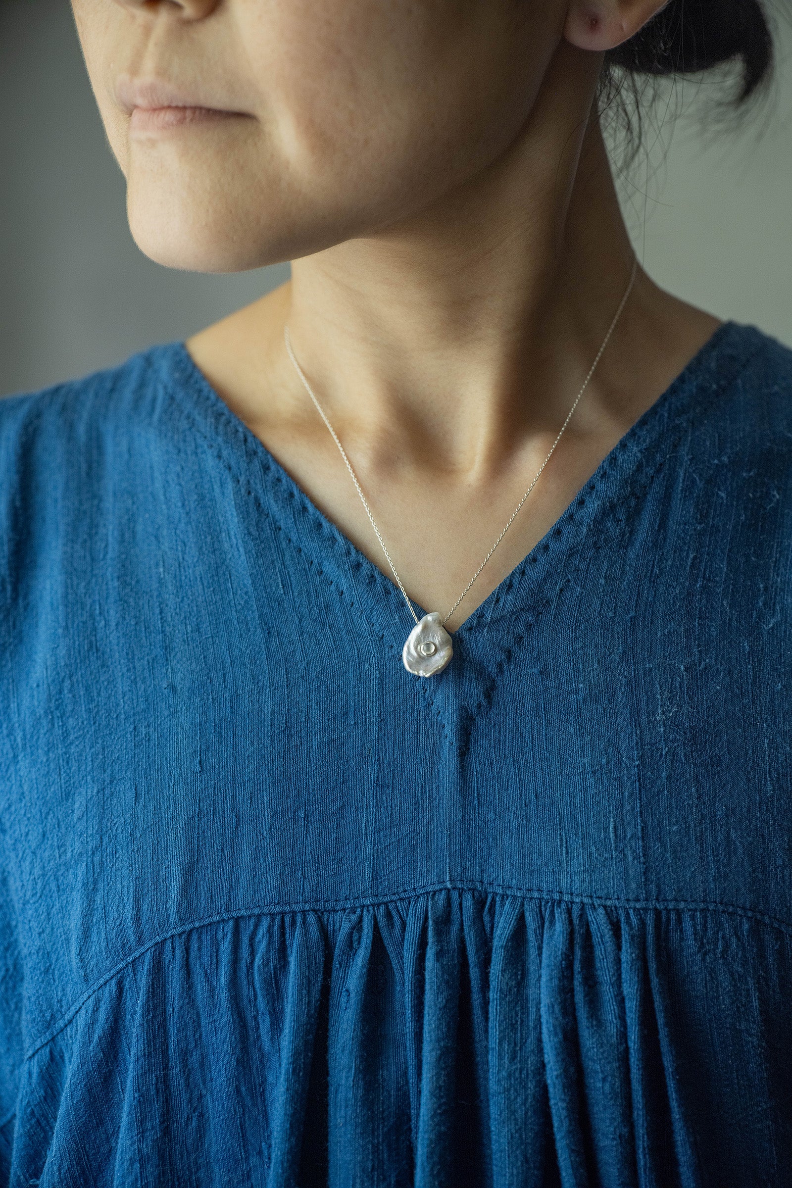 silver necklace moonstone + pearl