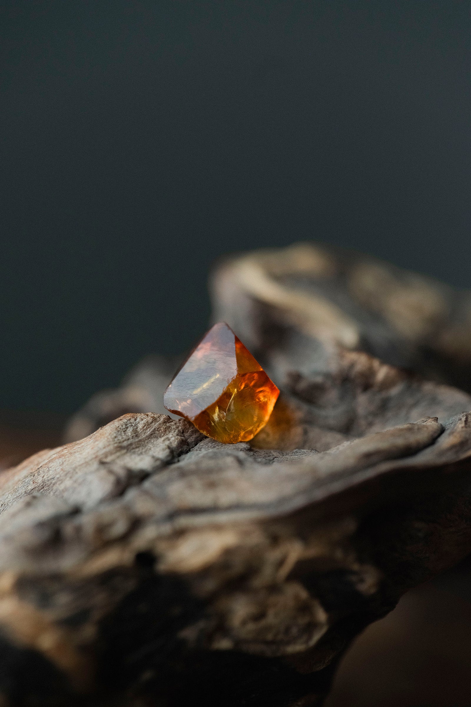 18K citrine rough stone earring (single)