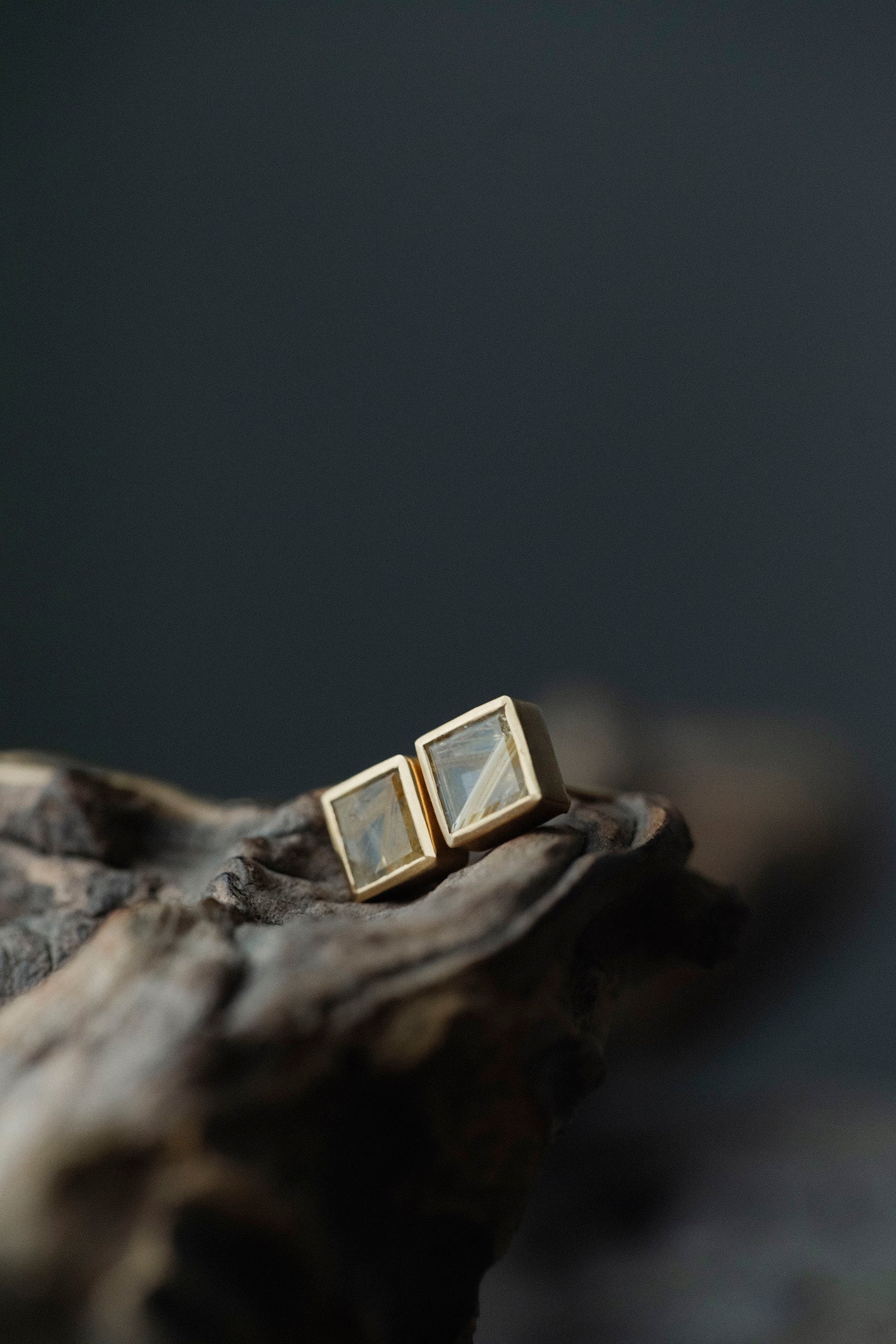 18K square earrings (pair)