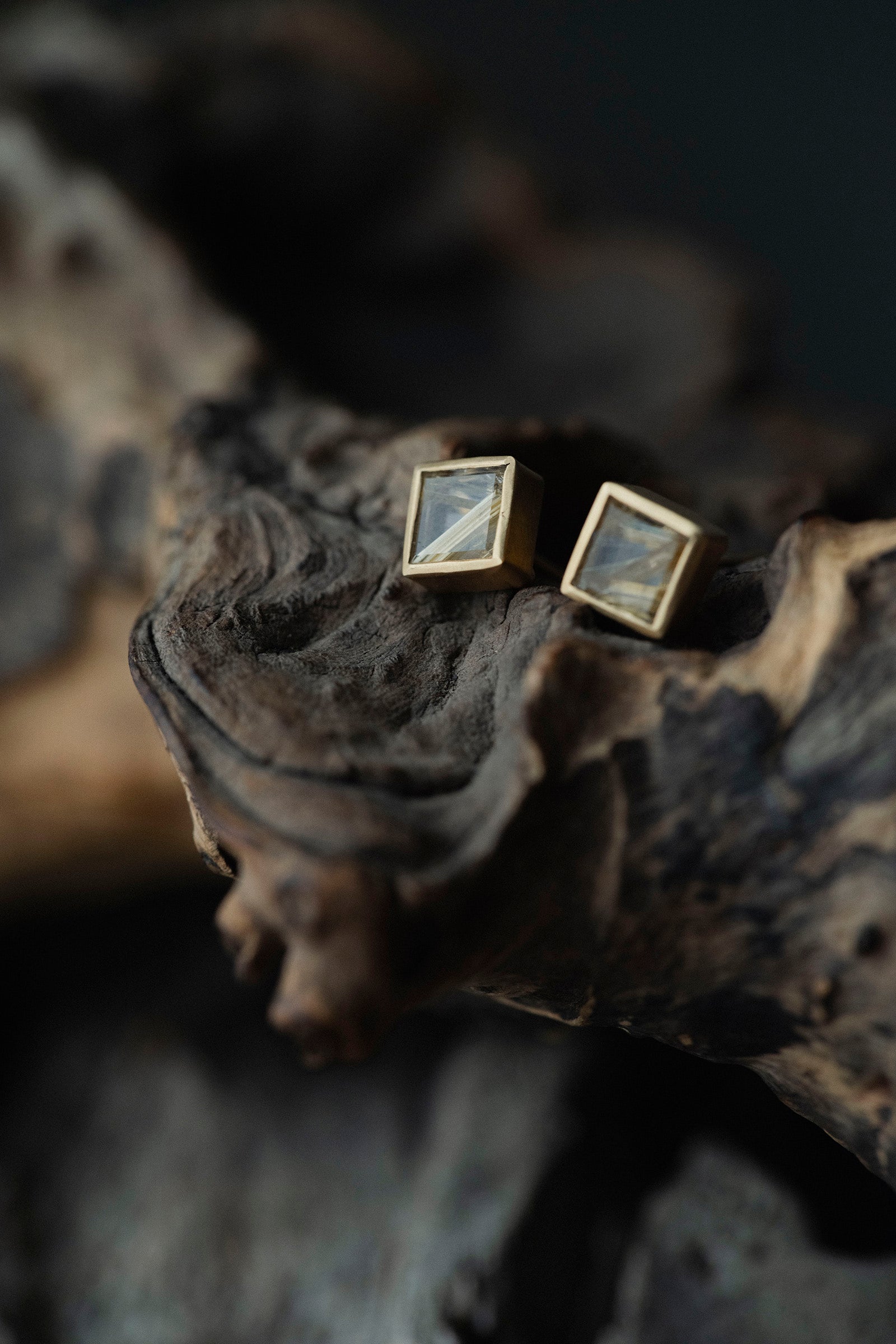 18K square earrings (pair)