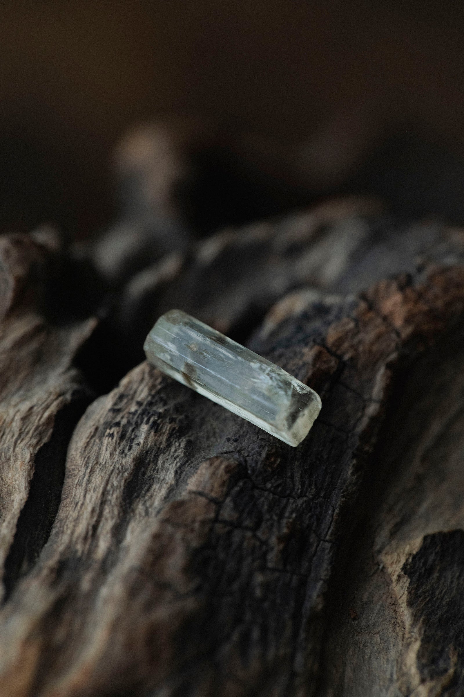 18K topaz rough stone earring (single)