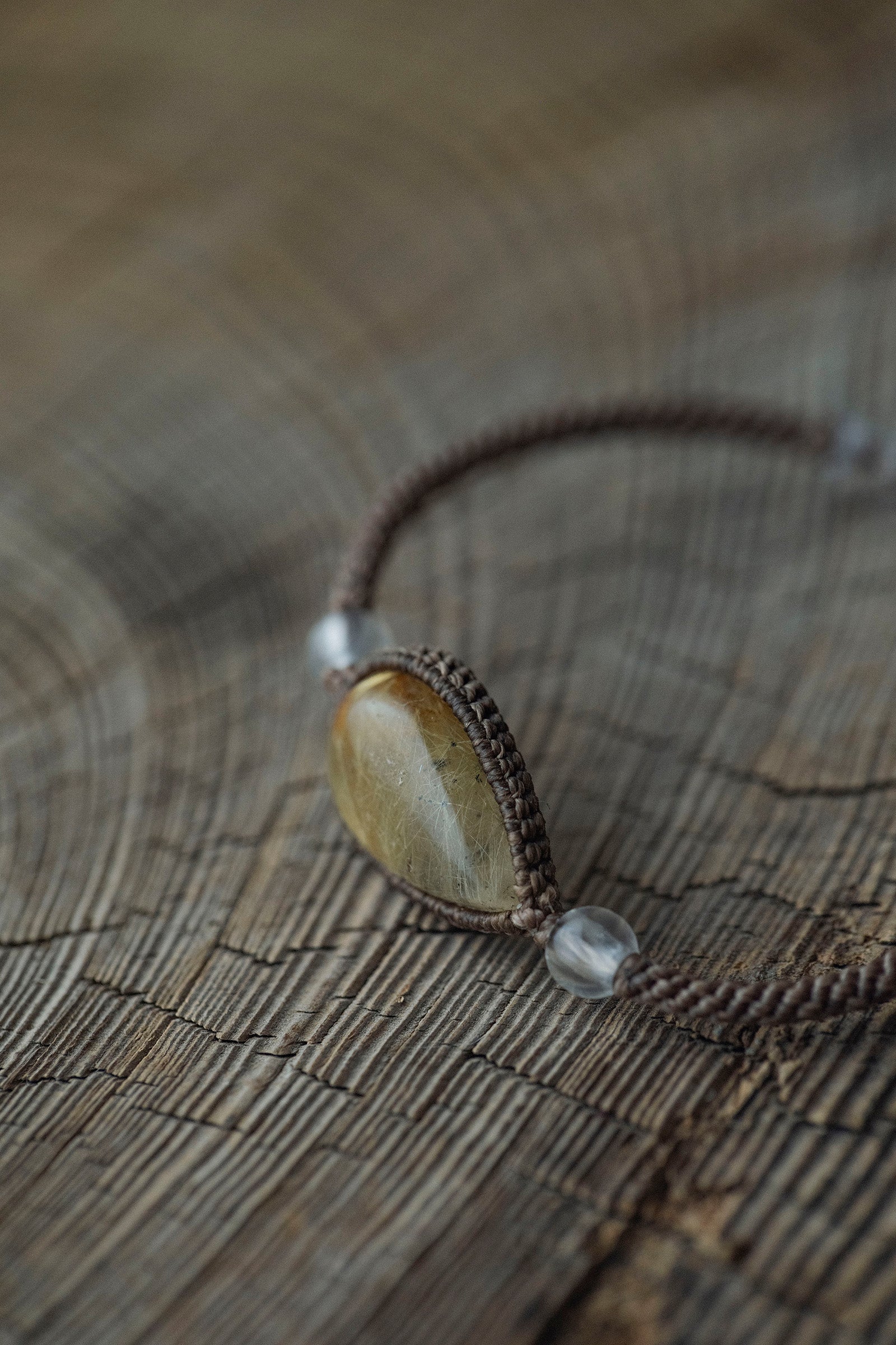 macrame bracelet (rutilated quartz)