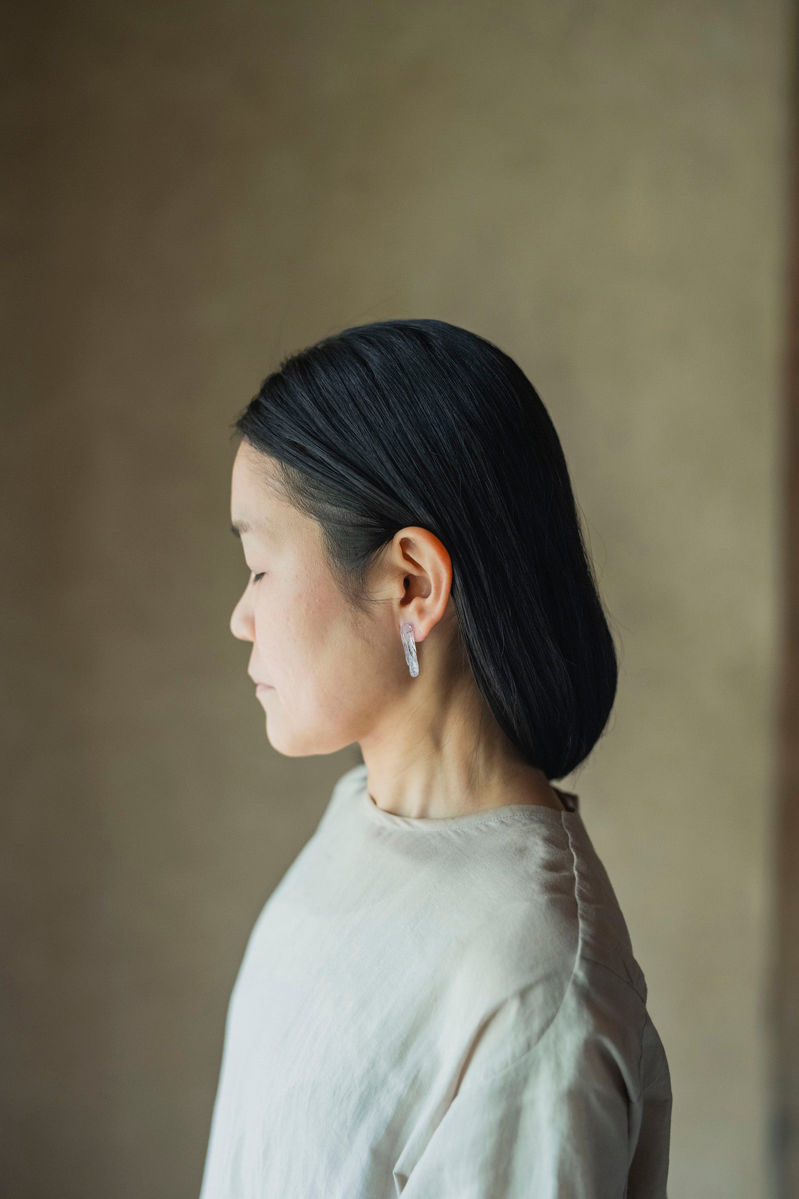 18K Kunzite rough stone earring (single)