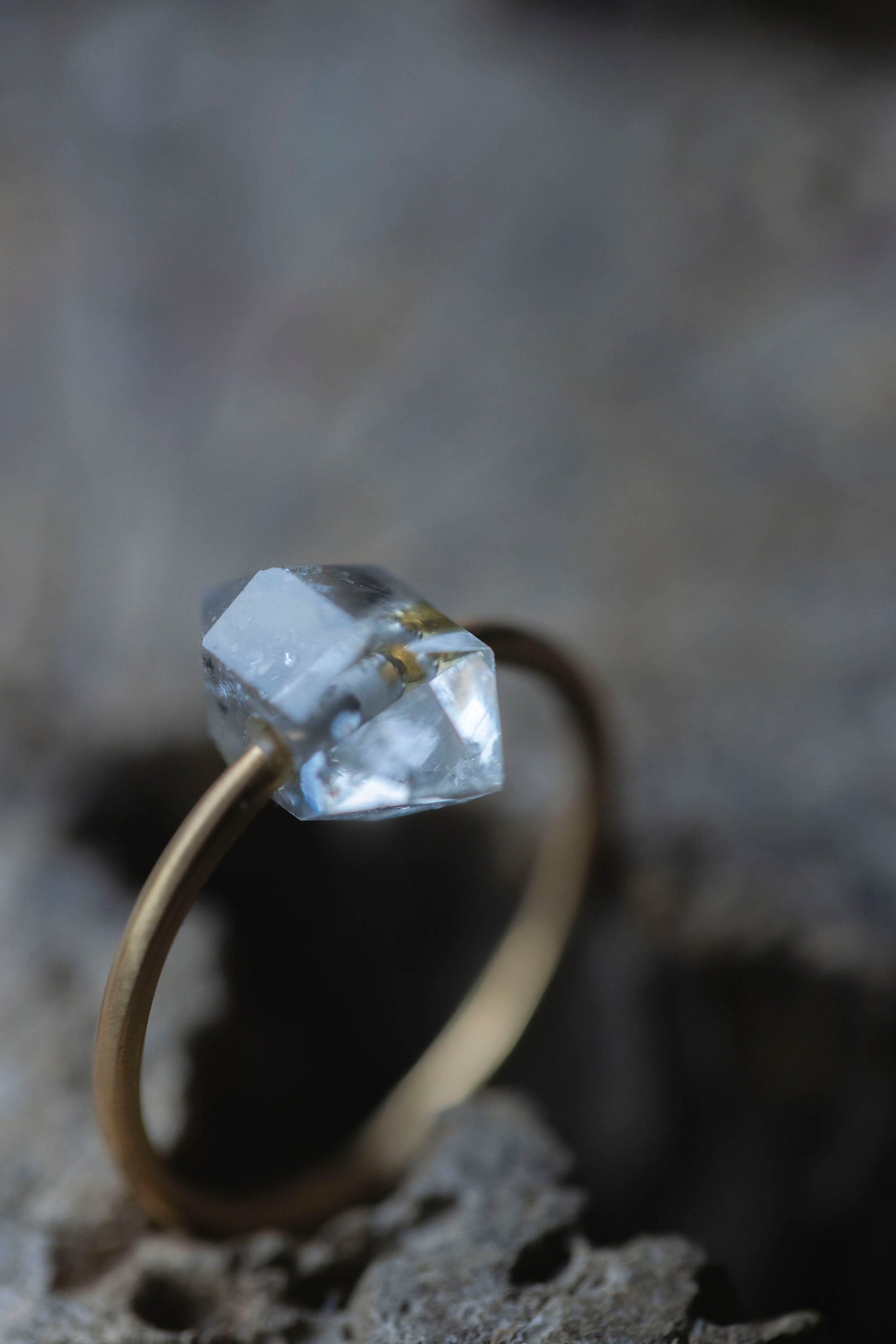 18K 1.5mm herkimer quartz rough stone ring
