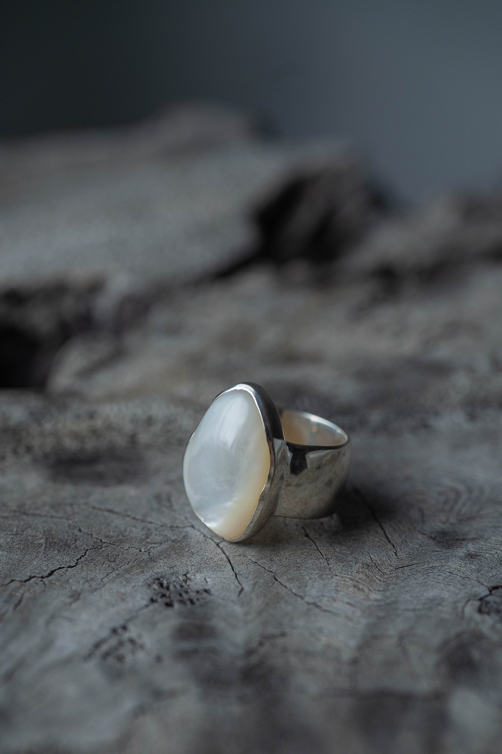 silver ring  10mm flat band   pearl