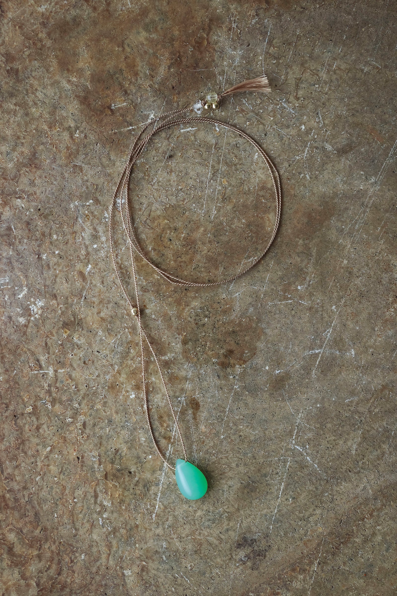silk cord necklace (Chrysoprase)
