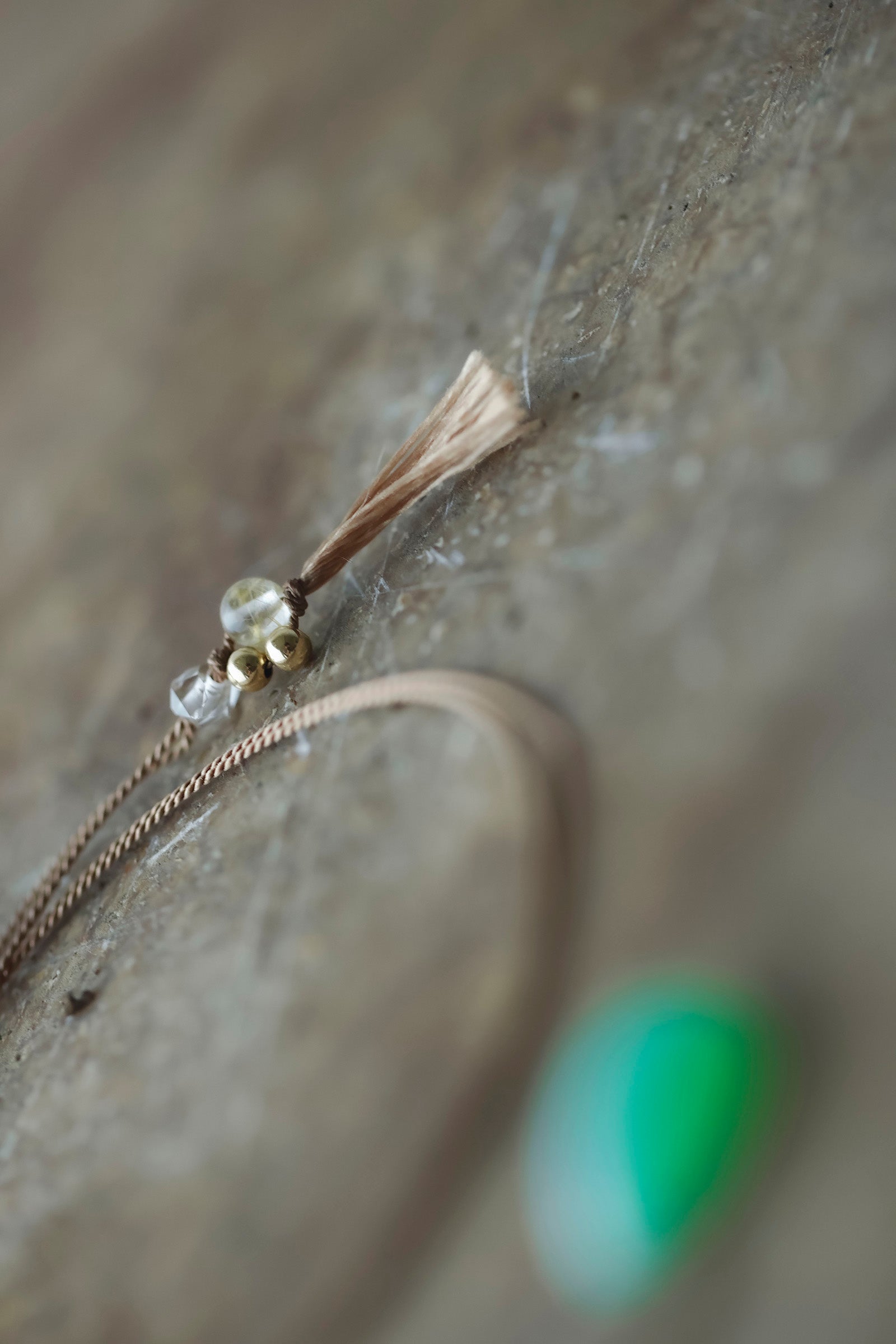 silk cord necklace (Chrysoprase)