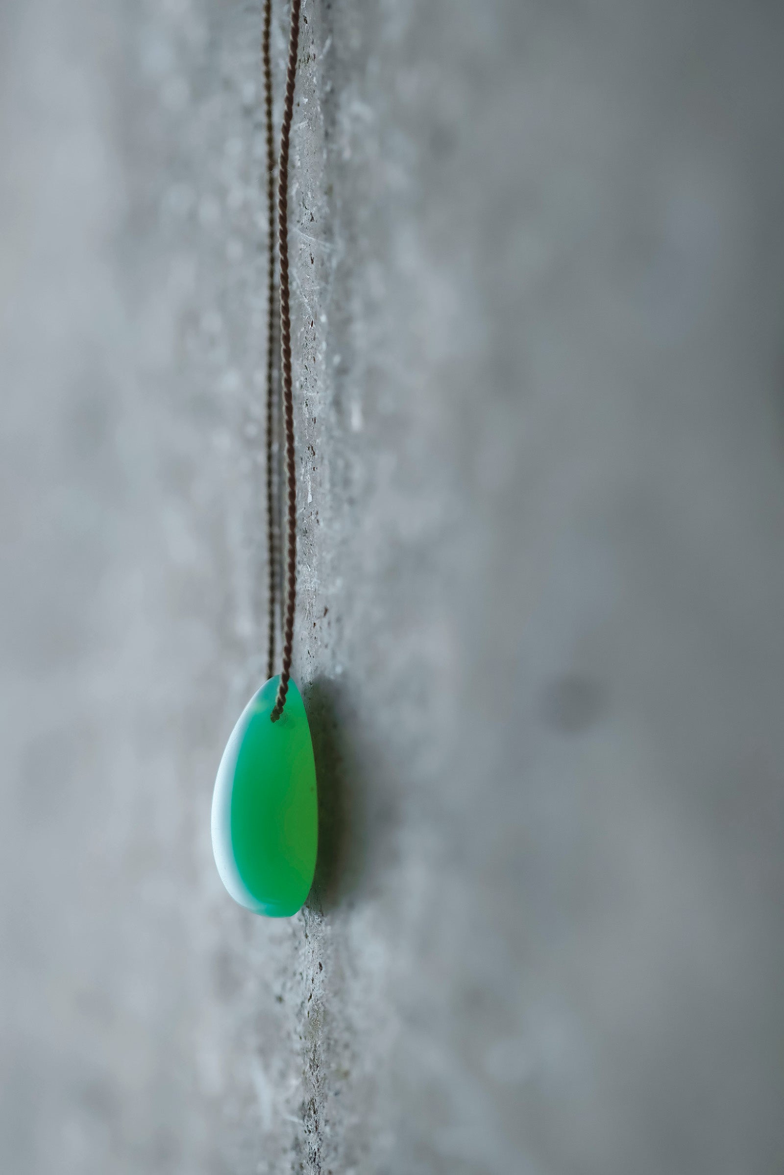silk cord necklace (Chrysoprase)