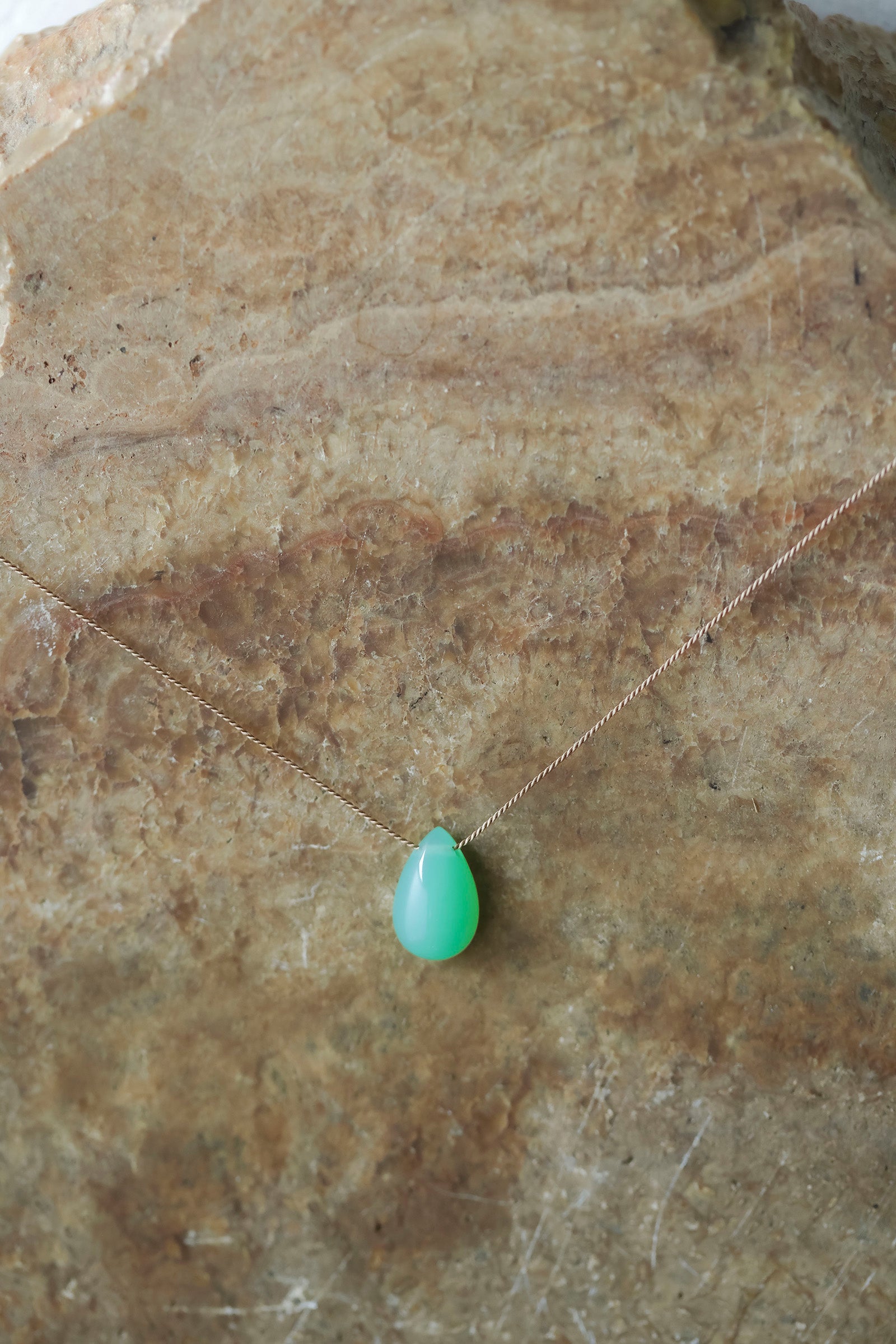 silk cord necklace (Chrysoprase)