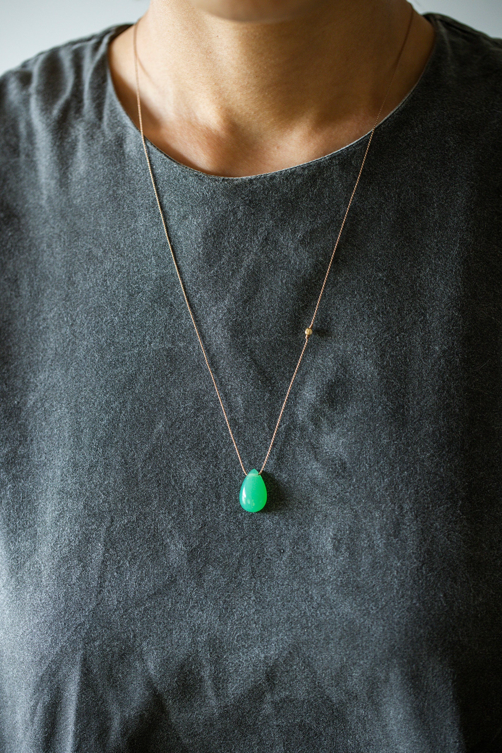 silk cord necklace (Chrysoprase)