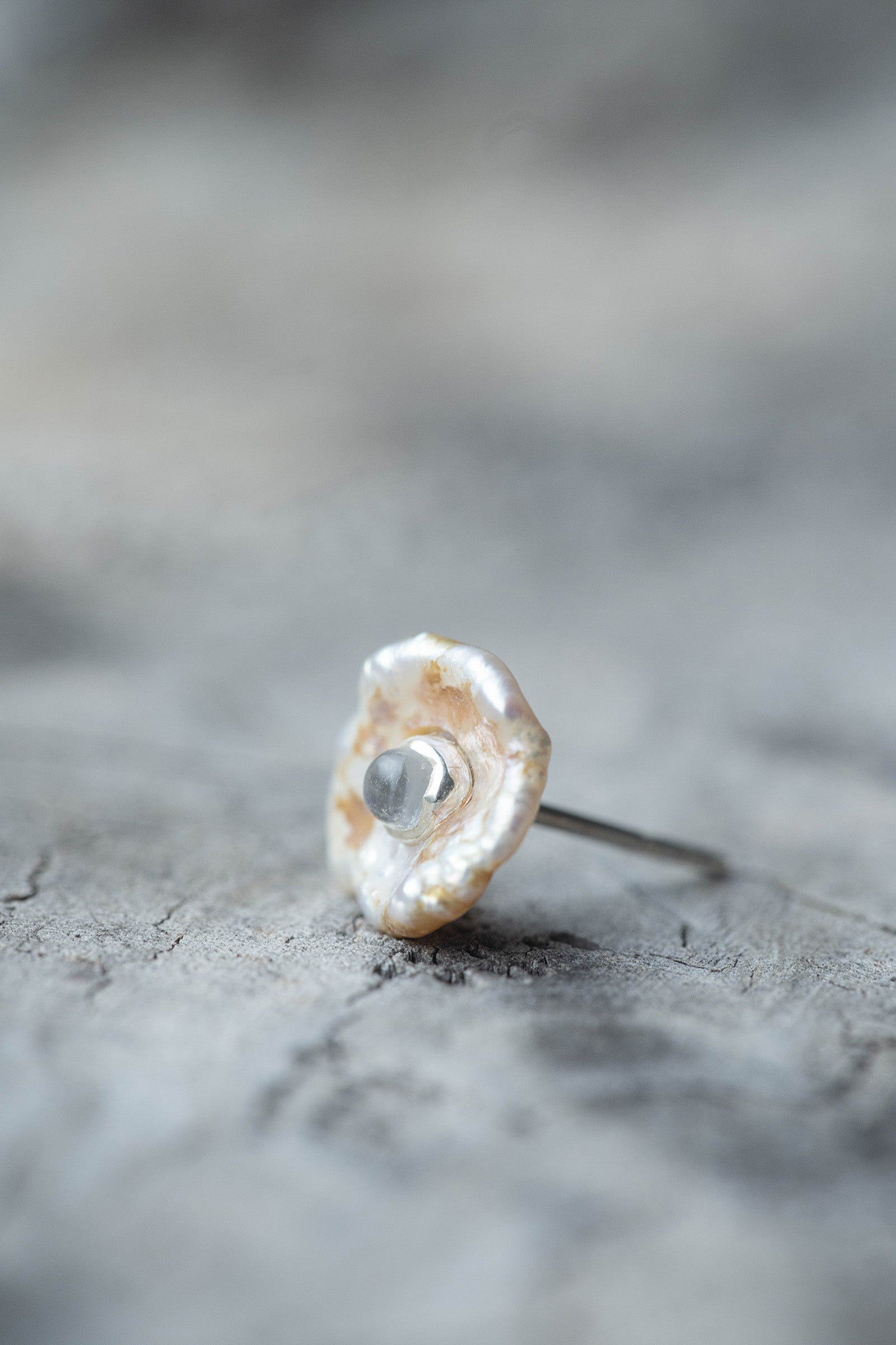 silver earrings pair moonstone + pearl