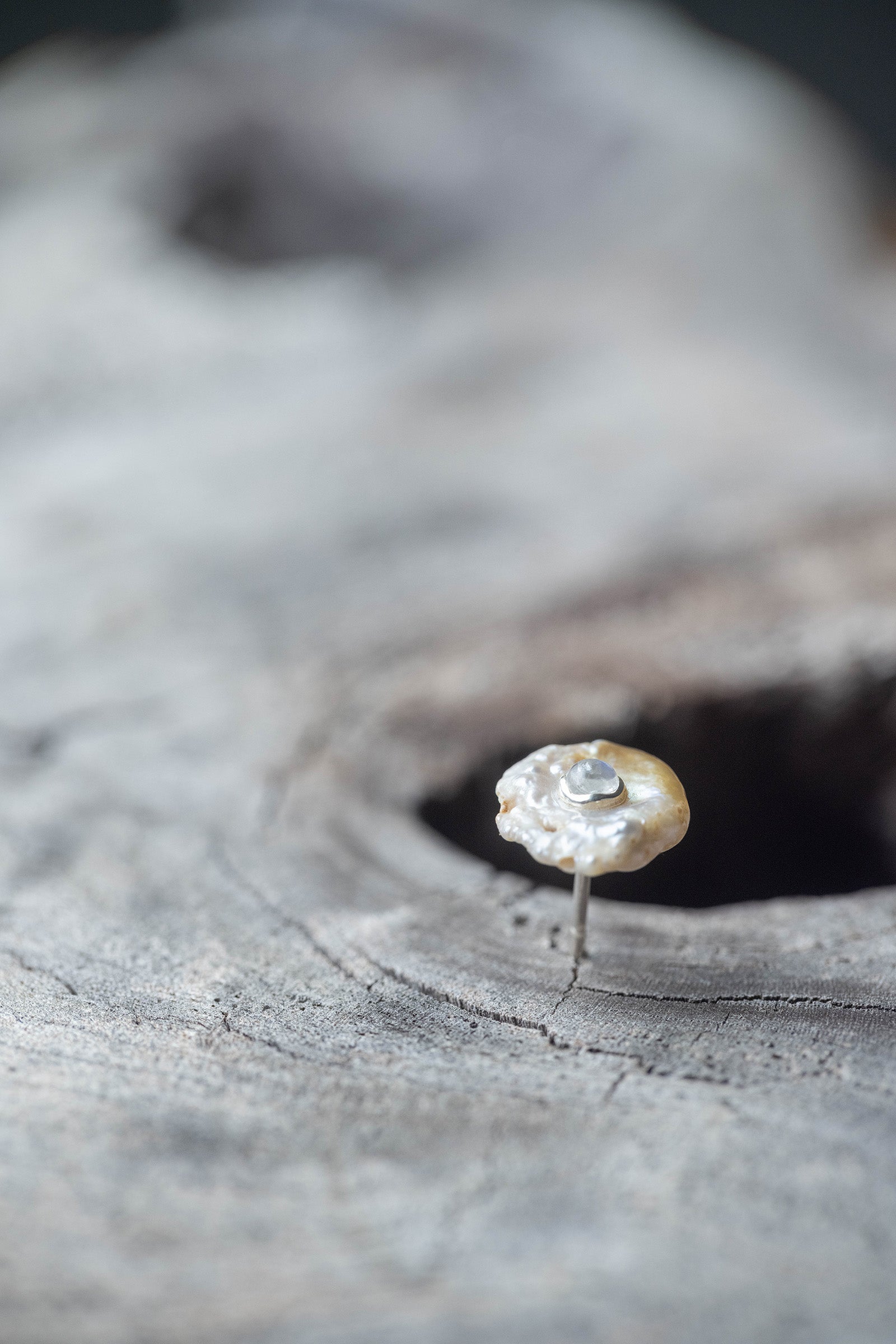 silver earrings pair moonstone + pearl